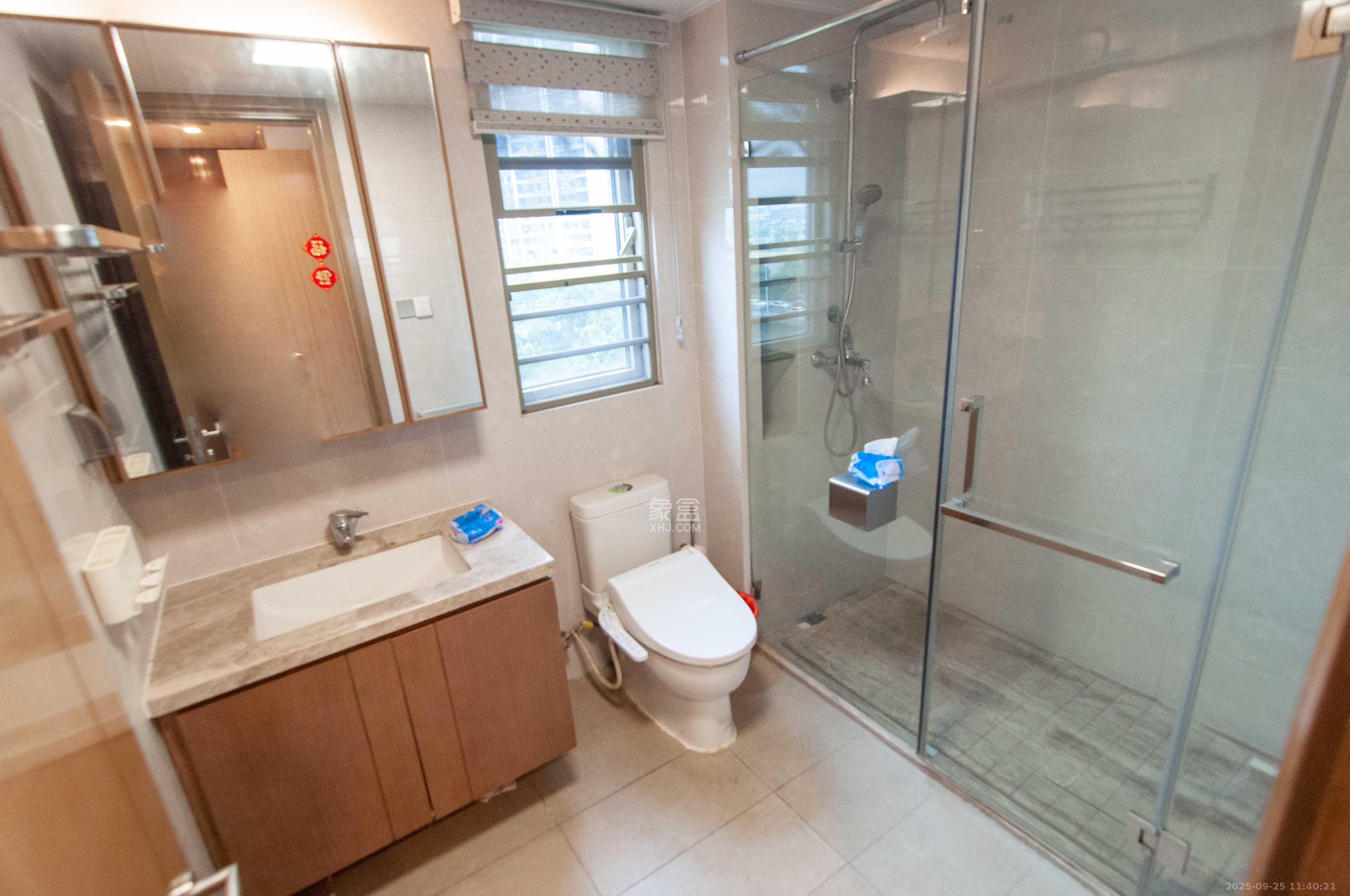 梅溪湖金茂湾 4室2厅2卫 255.0万 梅溪湖金茂湾 4室2厅2卫 255.0万卫生间