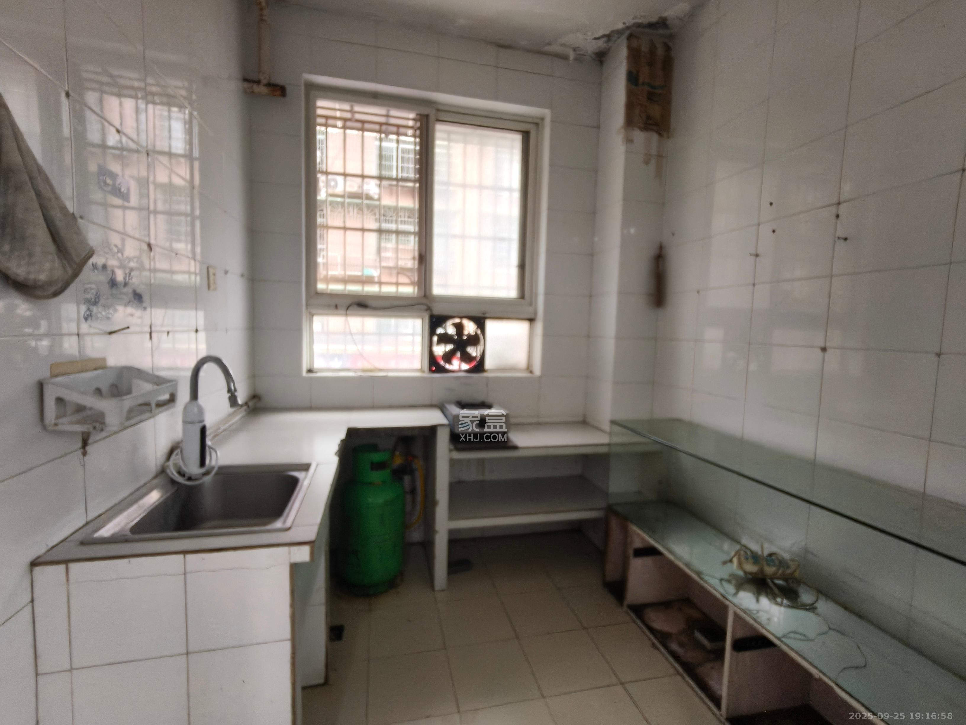 高桥社区高福星小区  3室1厅1卫    1900.0元/月室内图