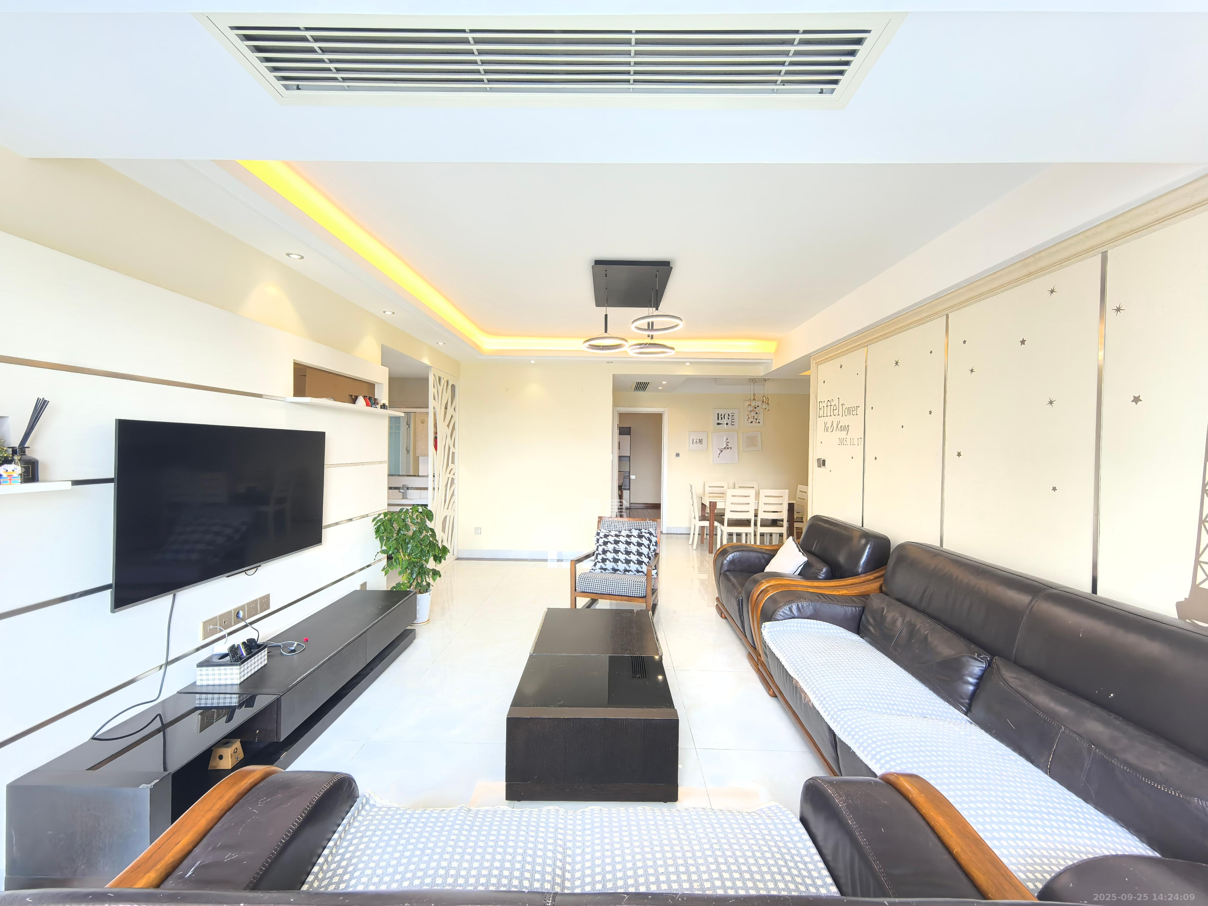 湖韵佳苑 3室2厅1卫 3500.0元/月 湖韵佳苑 3室2厅1卫 3500.0元/月室内图