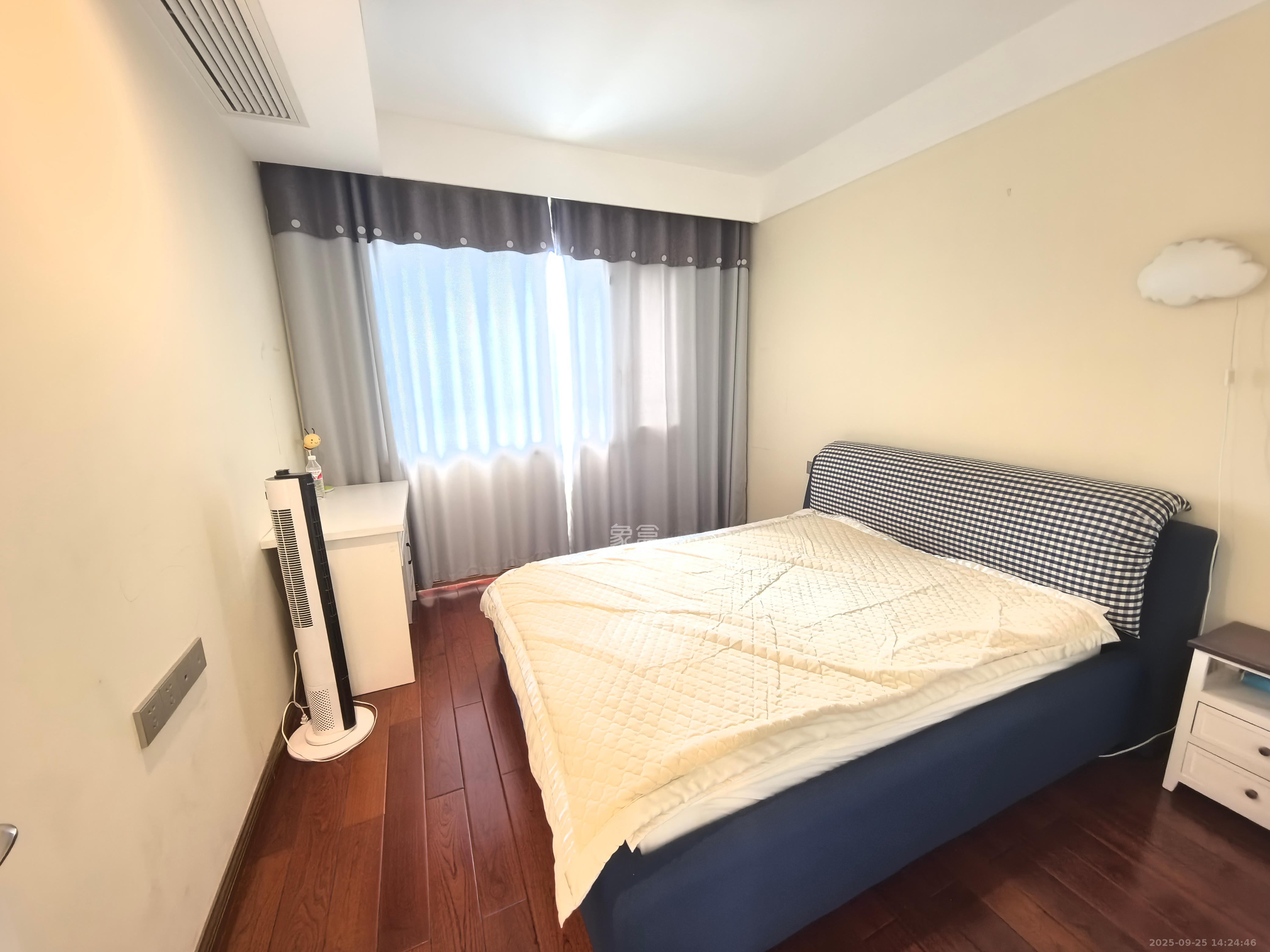 湖韵佳苑 3室2厅1卫 3500.0元/月 湖韵佳苑 3室2厅1卫 3500.0元/月室内图