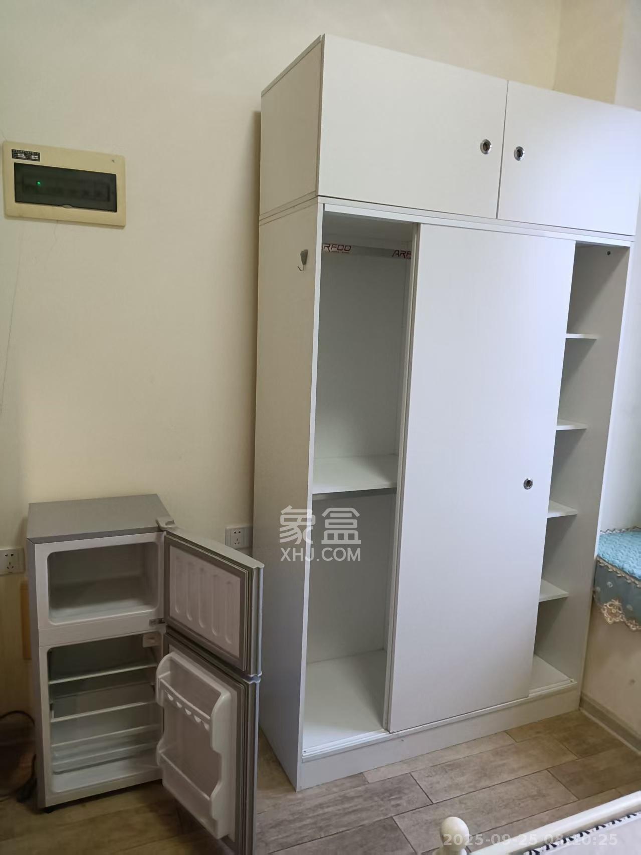 兰亭湾畔 1室1厅1卫 1000.0元/月 兰亭湾畔 1室1厅1卫 1000.0元/月室内图