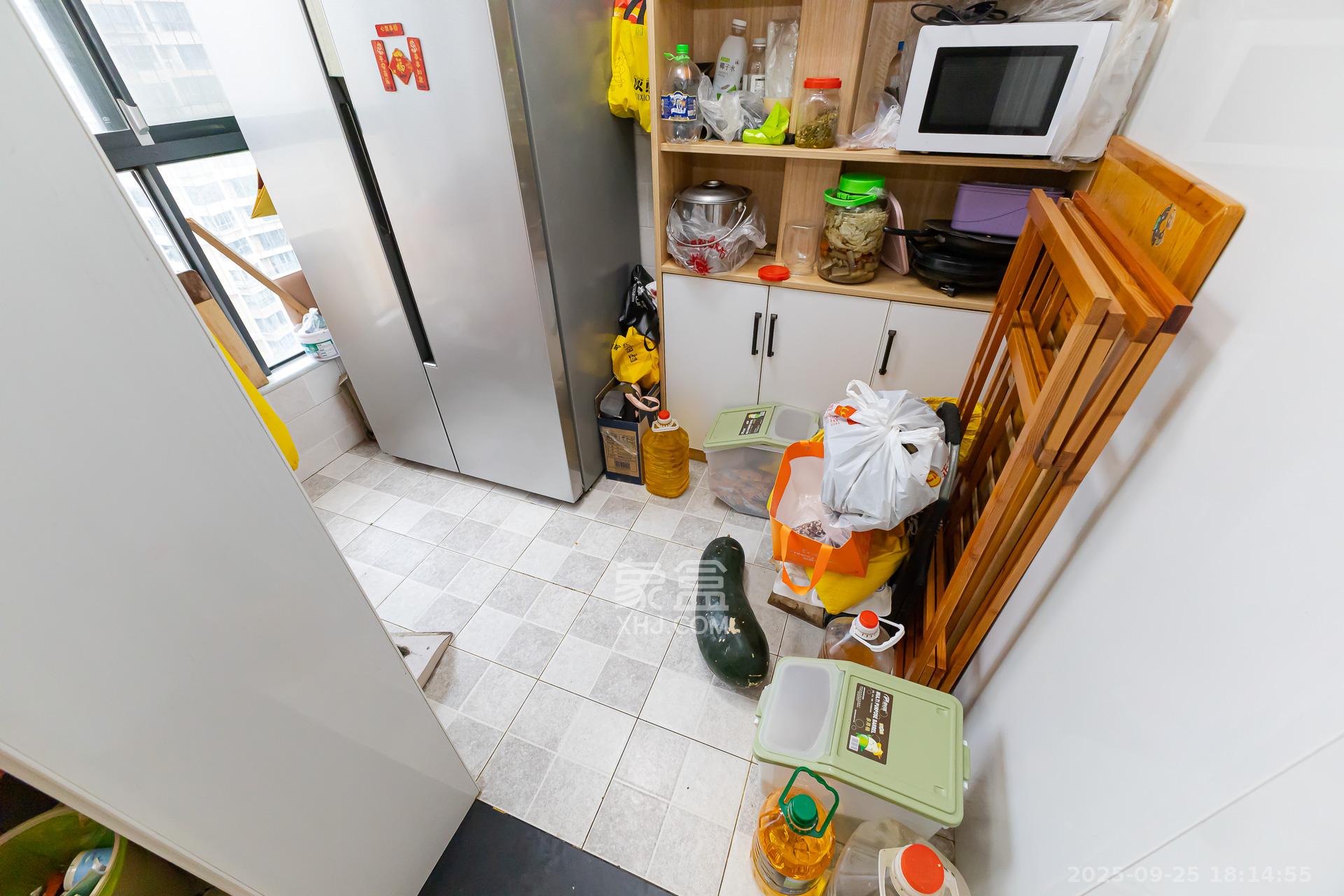 勤诚达新界 4室3厅2卫 91.8万 勤诚达新界 4室3厅2卫 91.8万阳台