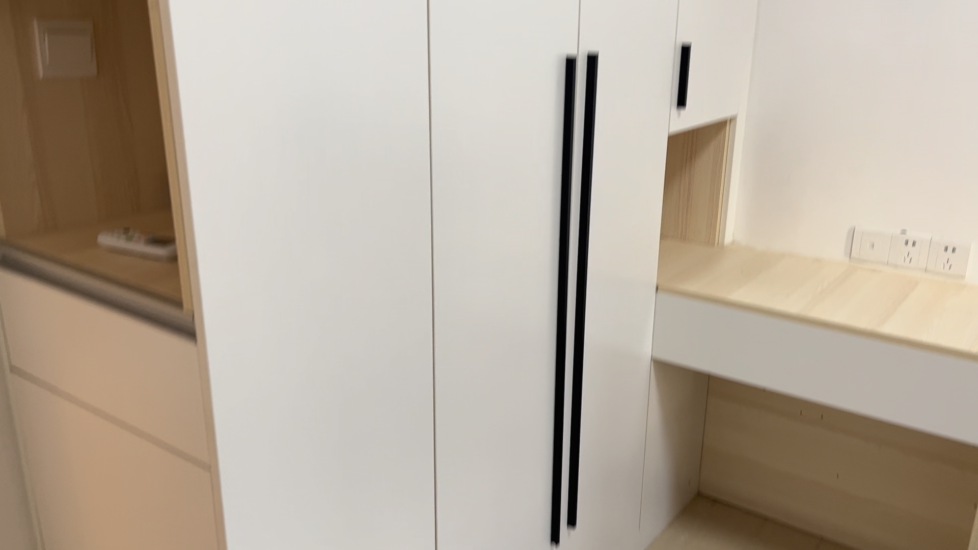 龙昆悦城 2室2厅1卫 2800.0元/月 龙昆悦城 2室2厅1卫 2800.0元/月室内图