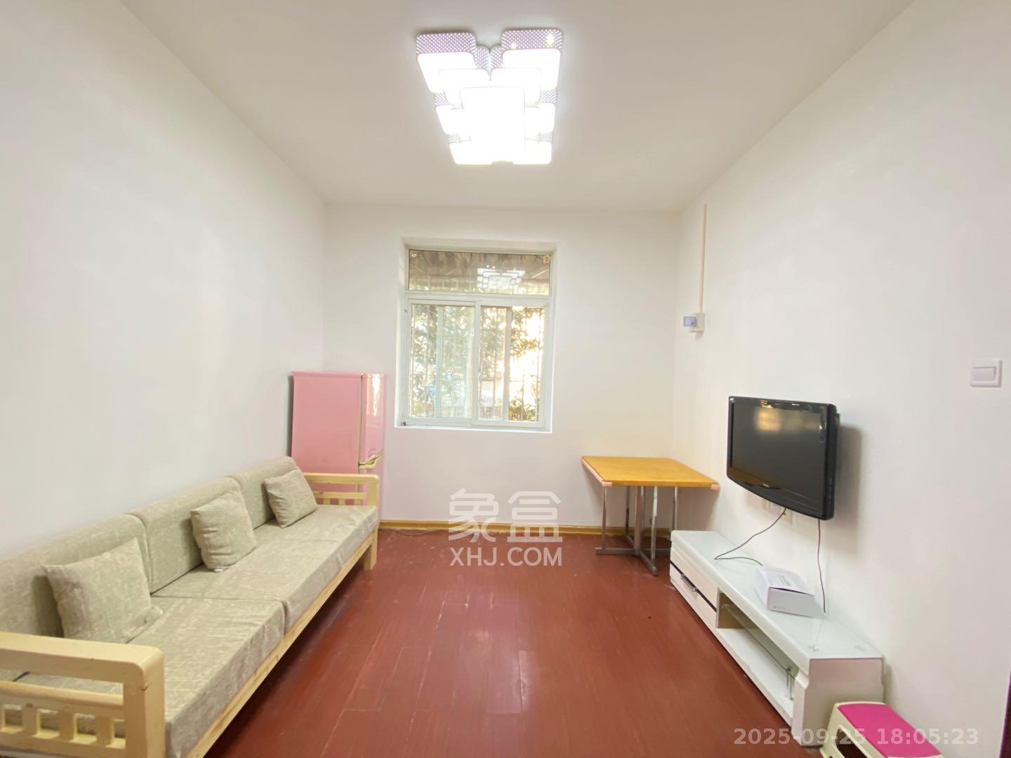 长沙理工大学教职工宿舍金盆岭住宅区(芙蓉路) 2室1厅1卫 1700.0元/月 长沙理工大学教职工宿舍金盆岭住宅区(芙蓉路) 2室1厅1卫 1700.0元/月室内图