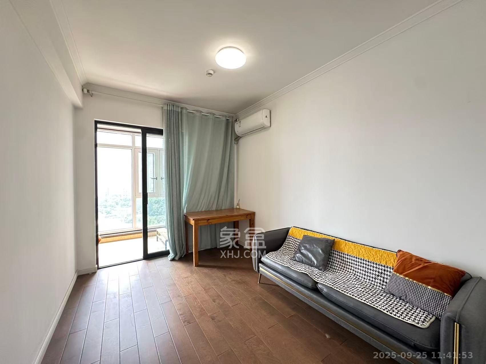 万科里金域国际  4室2厅2卫    6800.0元/月室内图