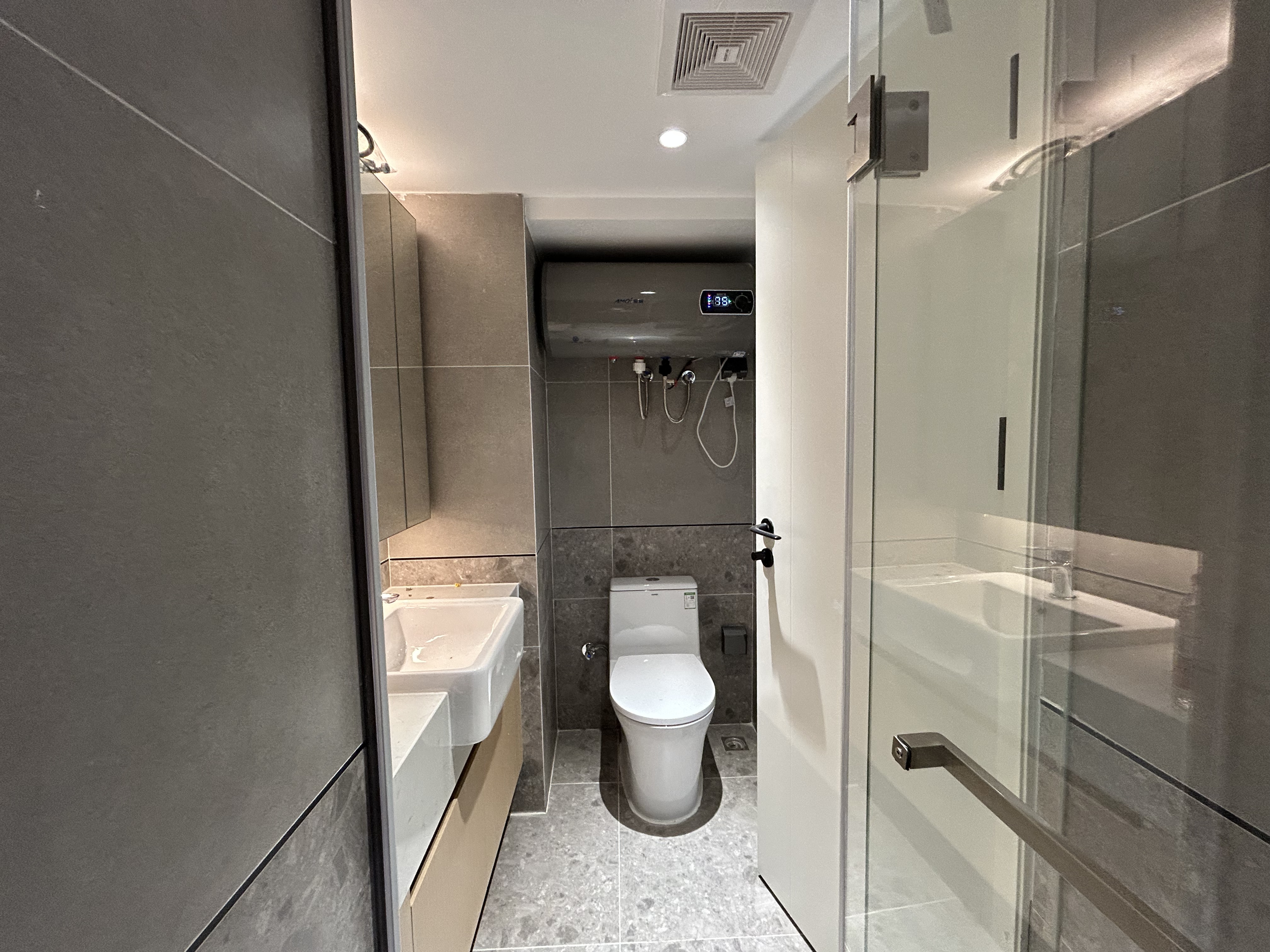 海航豪庭南苑  1室1厅2卫    3600.0元/月室内图