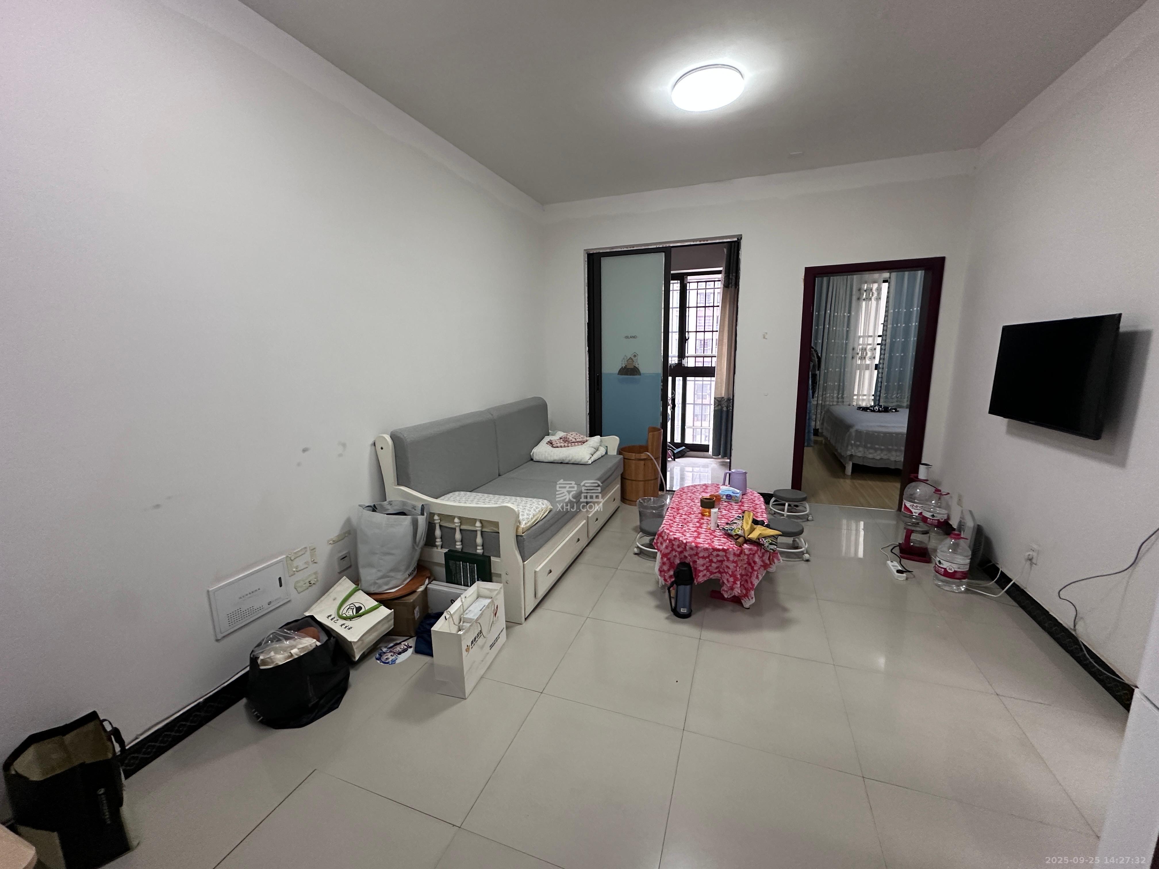 麓谷星辰  1室1厅1卫   1800.00元/月室内图
