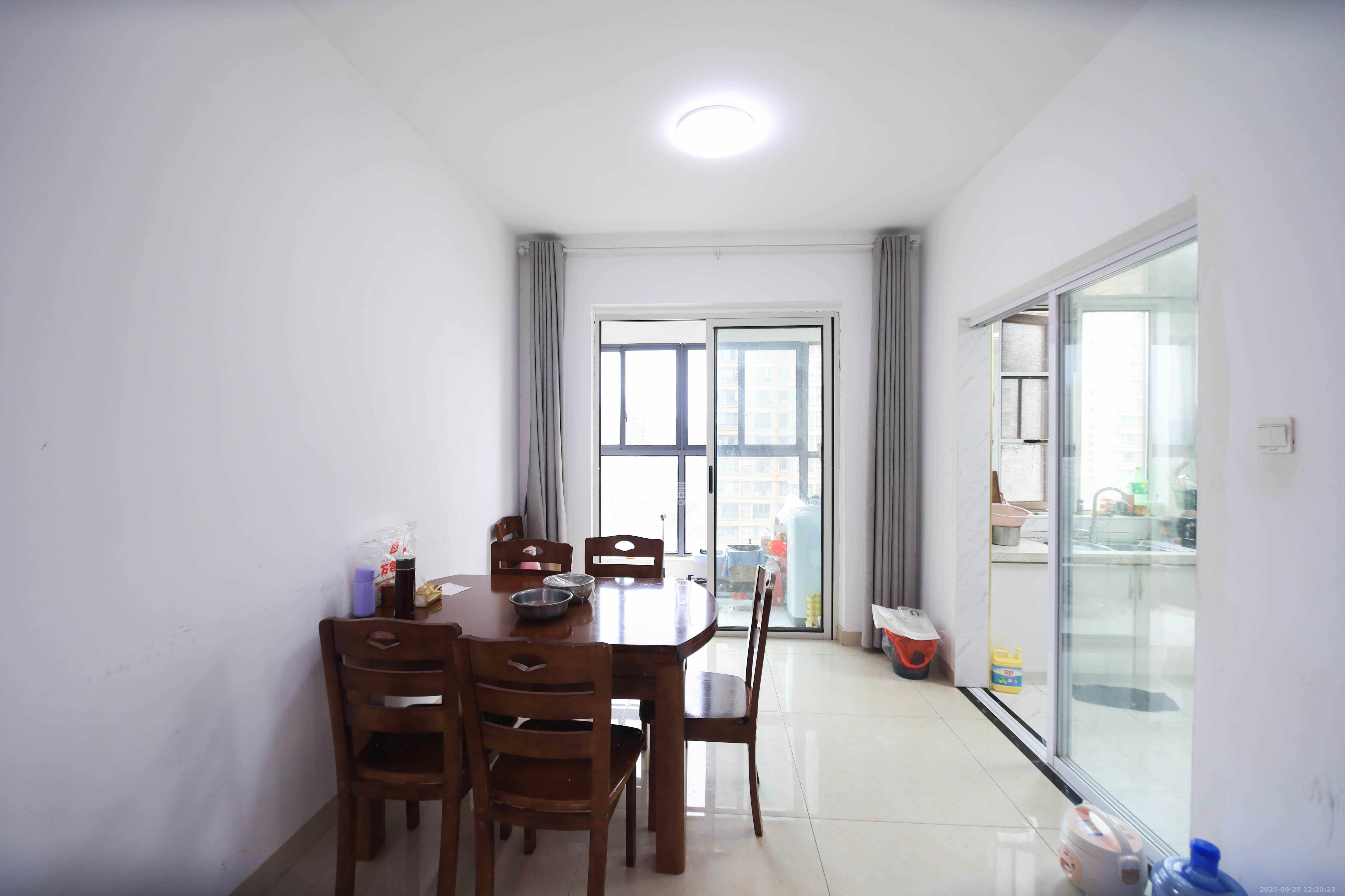 五矿万境水岸二期（五矿万境水岸和苑）  3室2厅1卫    2300.0元/月室内图