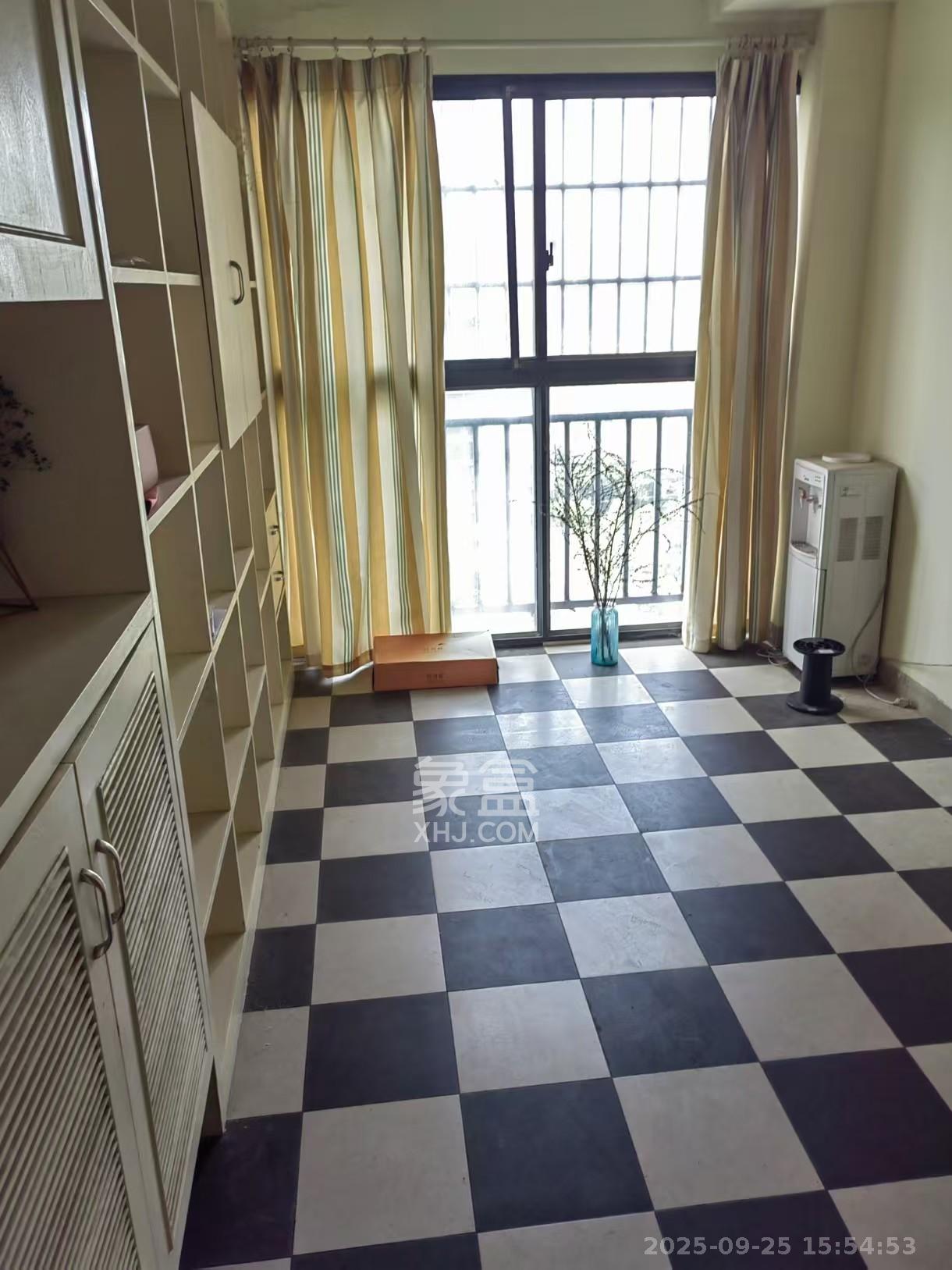 盛地尊域 4室2厅2卫 2000.0元/月 盛地尊域 4室2厅2卫 2000.0元/月室内图