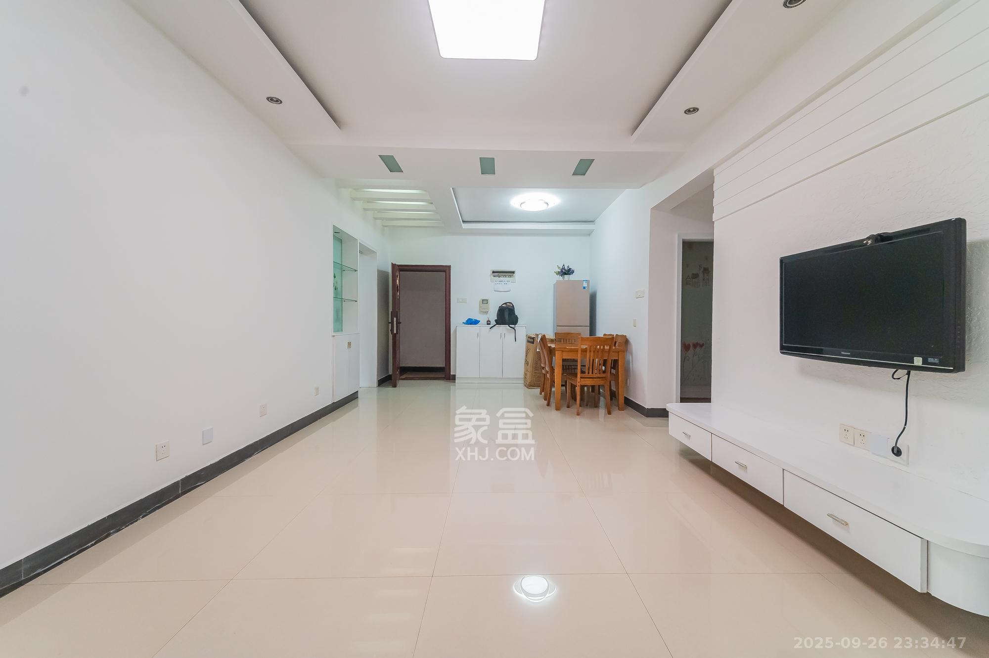 幸福里润城(幸福里二期) 2室2厅1卫 49.8万 幸福里润城(幸福里二期) 2室2厅1卫 49.8万客厅