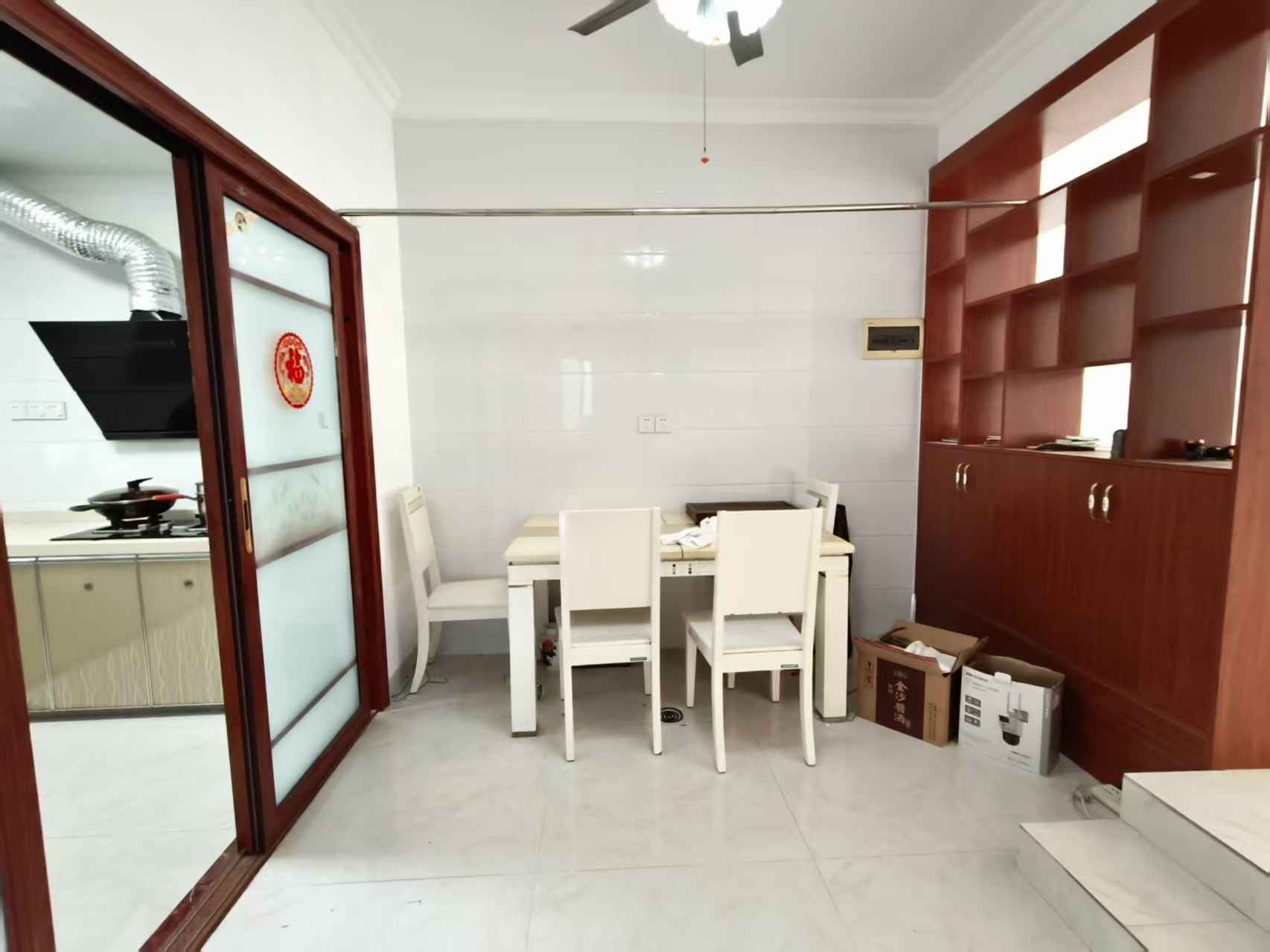 观澜公寓 2室2厅2卫 2700.0元/月 观澜公寓 2室2厅2卫 2700.0元/月室内图