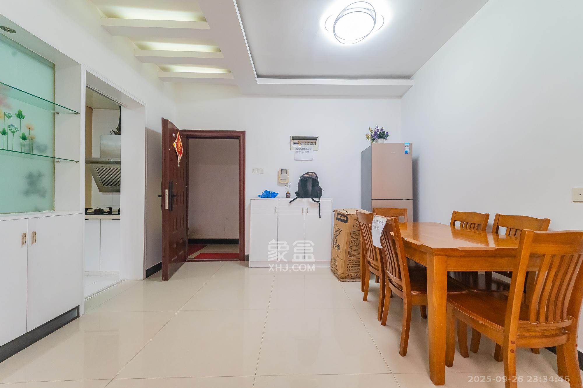 幸福里润城(幸福里二期) 2室2厅1卫 49.8万 幸福里润城(幸福里二期) 2室2厅1卫 49.8万客厅