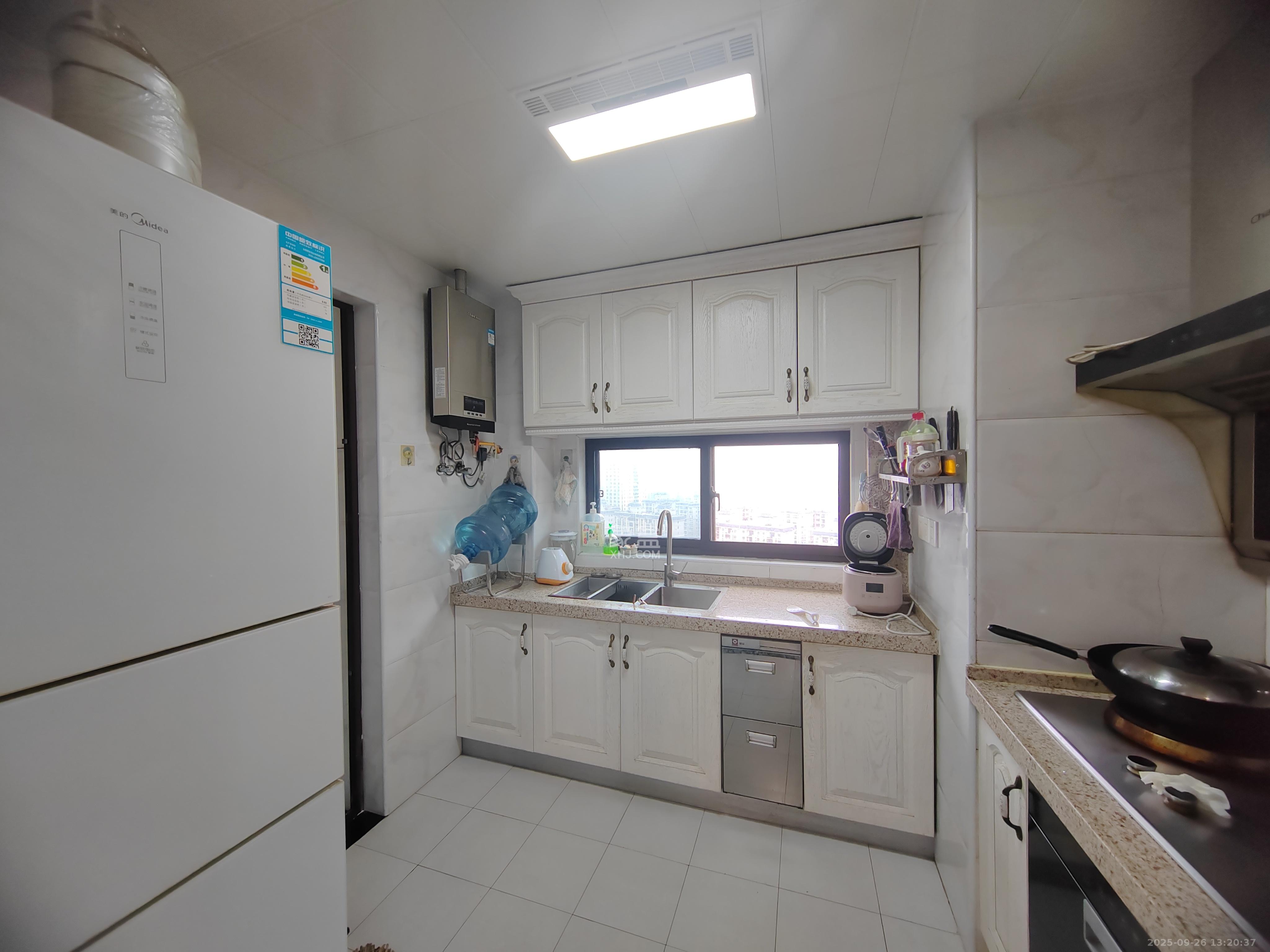 绿地中央广场 3室2厅1卫 3300.0元/月 绿地中央广场 3室2厅1卫 3300.0元/月室内图