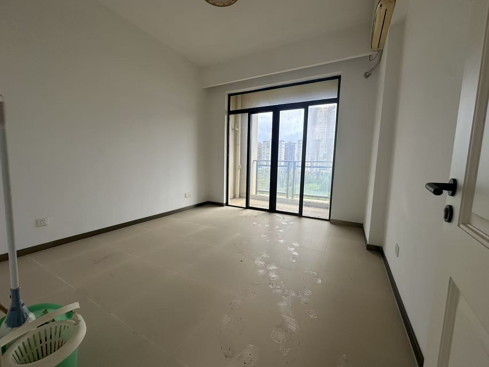 专家公寓 3室2厅2卫 150.0万 专家公寓 3室2厅2卫 150.0万室内图