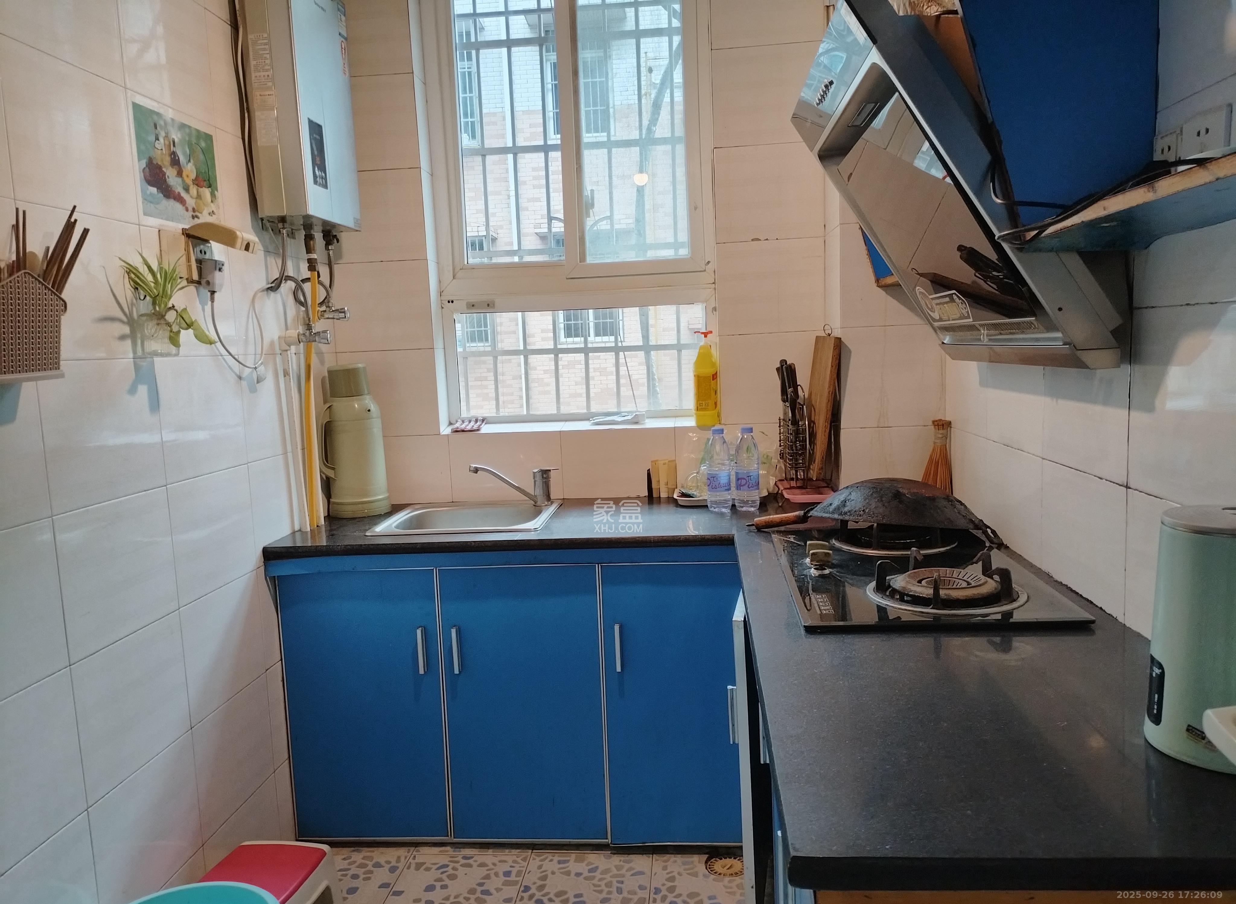 城东安置区(星城社区) 3室2厅1卫 1600.0元/月 城东安置区(星城社区) 3室2厅1卫 1600.0元/月室内图