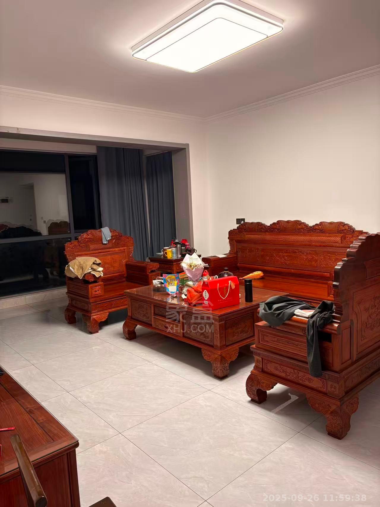 经世龙城  4室2厅2卫    2400.0元/月室内图1