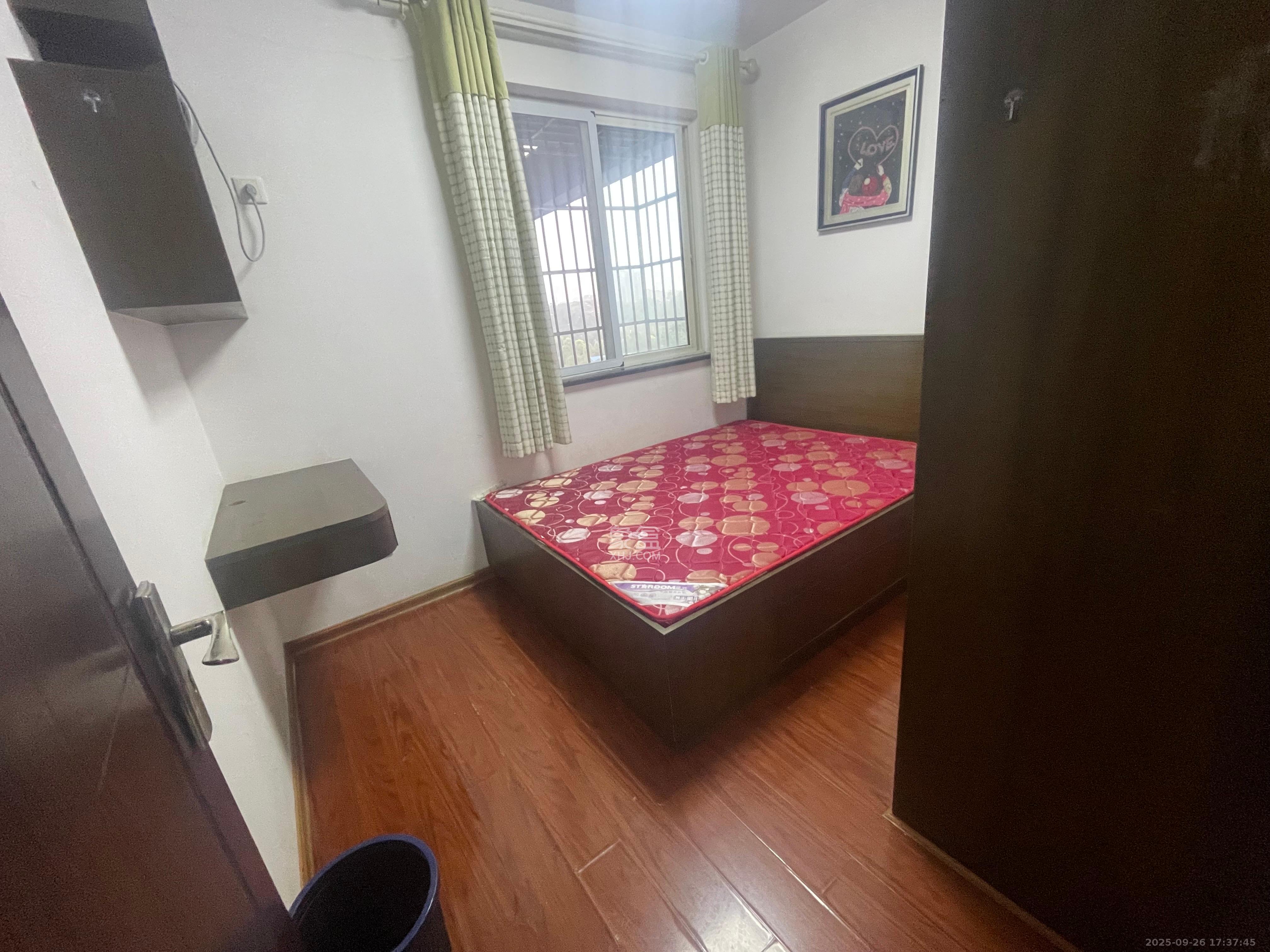 弘欣公寓 3室1厅1卫 1700.0元/月 弘欣公寓 3室1厅1卫 1700.0元/月室内图