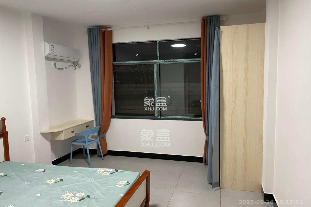 解放四村散盘 1室1厅1卫 1000.0元/月 解放四村散盘 1室1厅1卫 1000.0元/月室内图