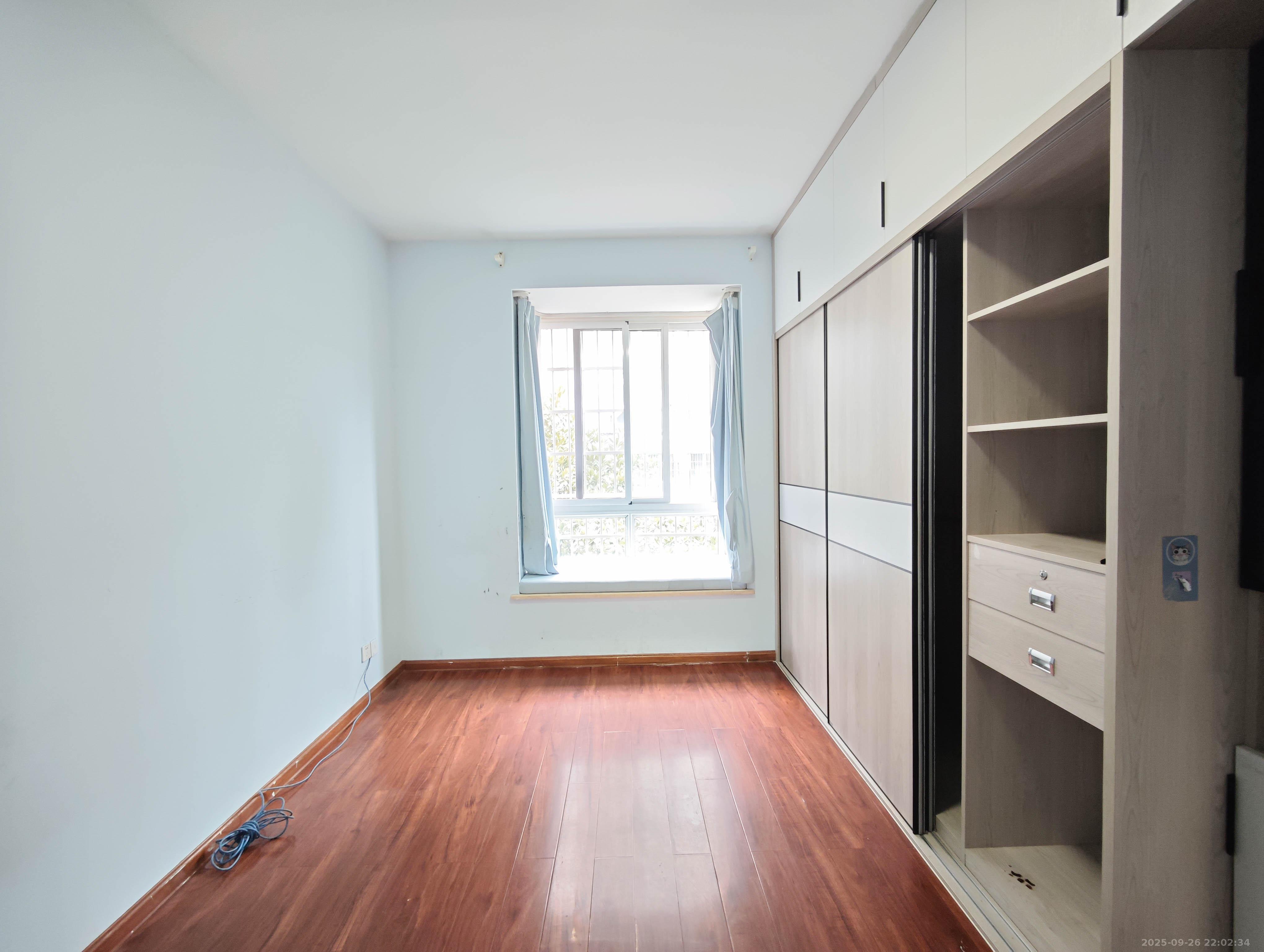 泰禹家园(彩云之翼家园一期、二期、三期) 3室2厅2卫 90.0万 泰禹家园(彩云之翼家园一期、二期、三期) 3室2厅2卫 90.0万卧室