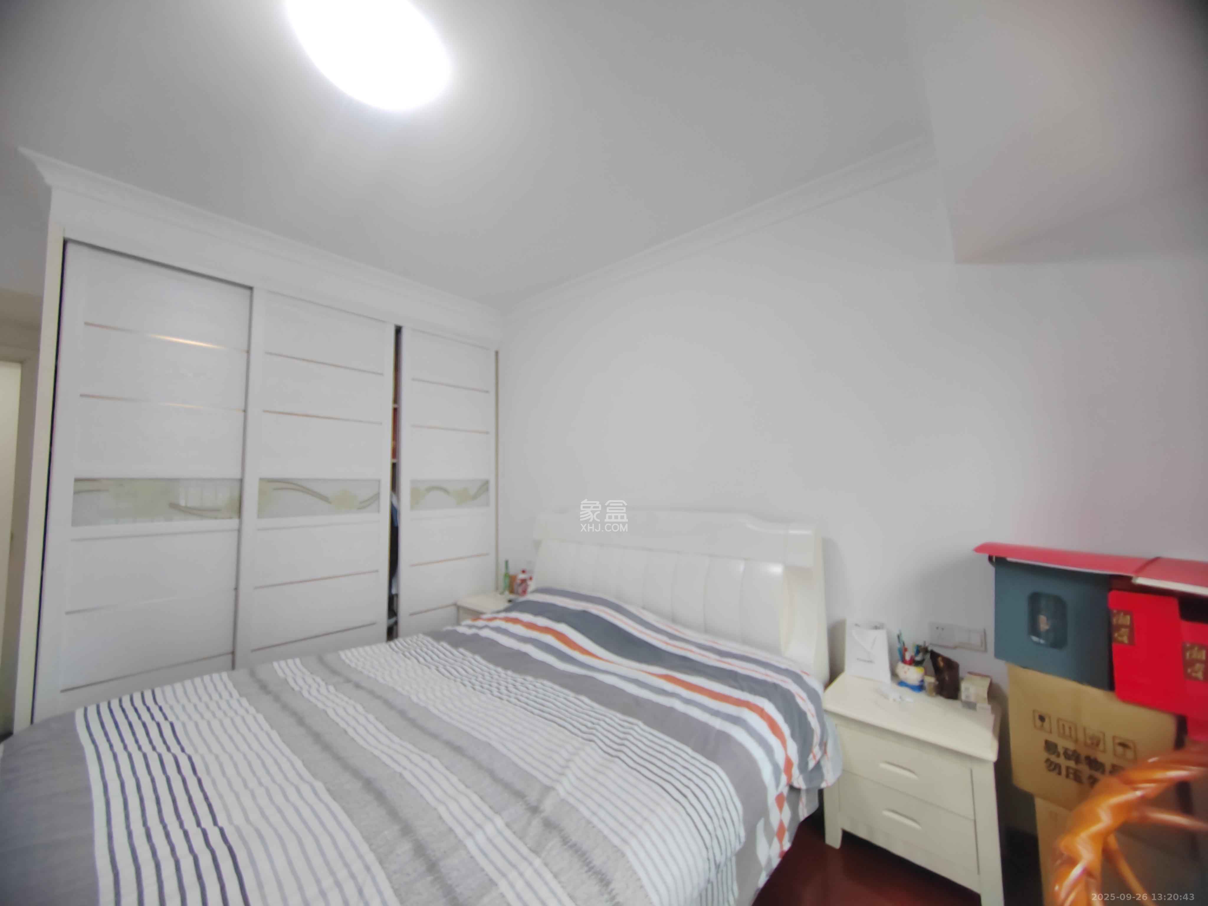 绿地中央广场 3室2厅1卫 3300.0元/月 绿地中央广场 3室2厅1卫 3300.0元/月室内图