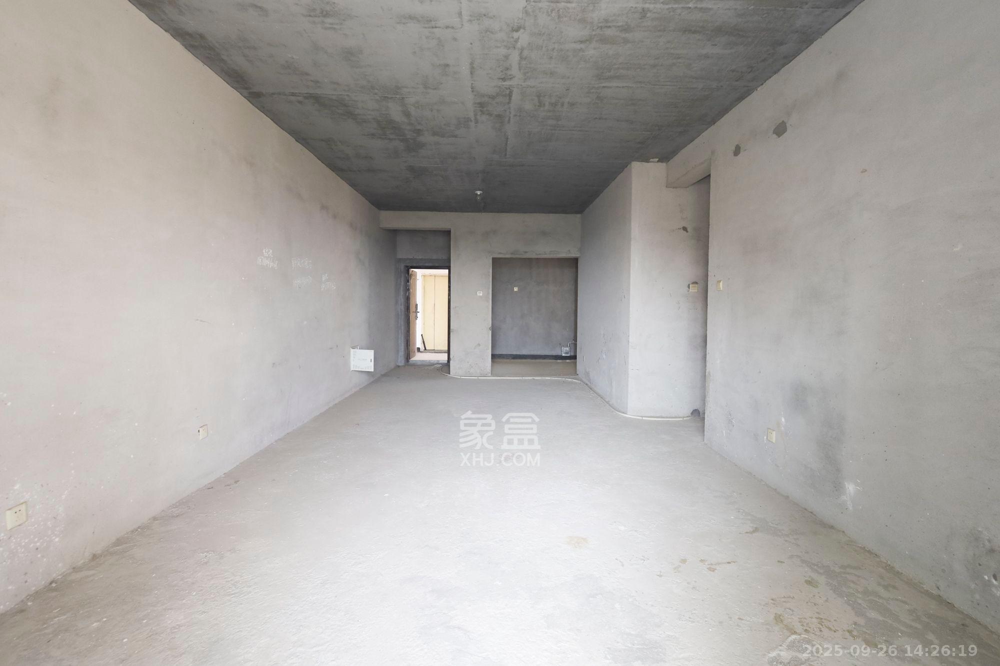 湘诚德峰小区A区 3室2厅1卫 1000.0元/月 湘诚德峰小区A区 3室2厅1卫 1000.0元/月室内图