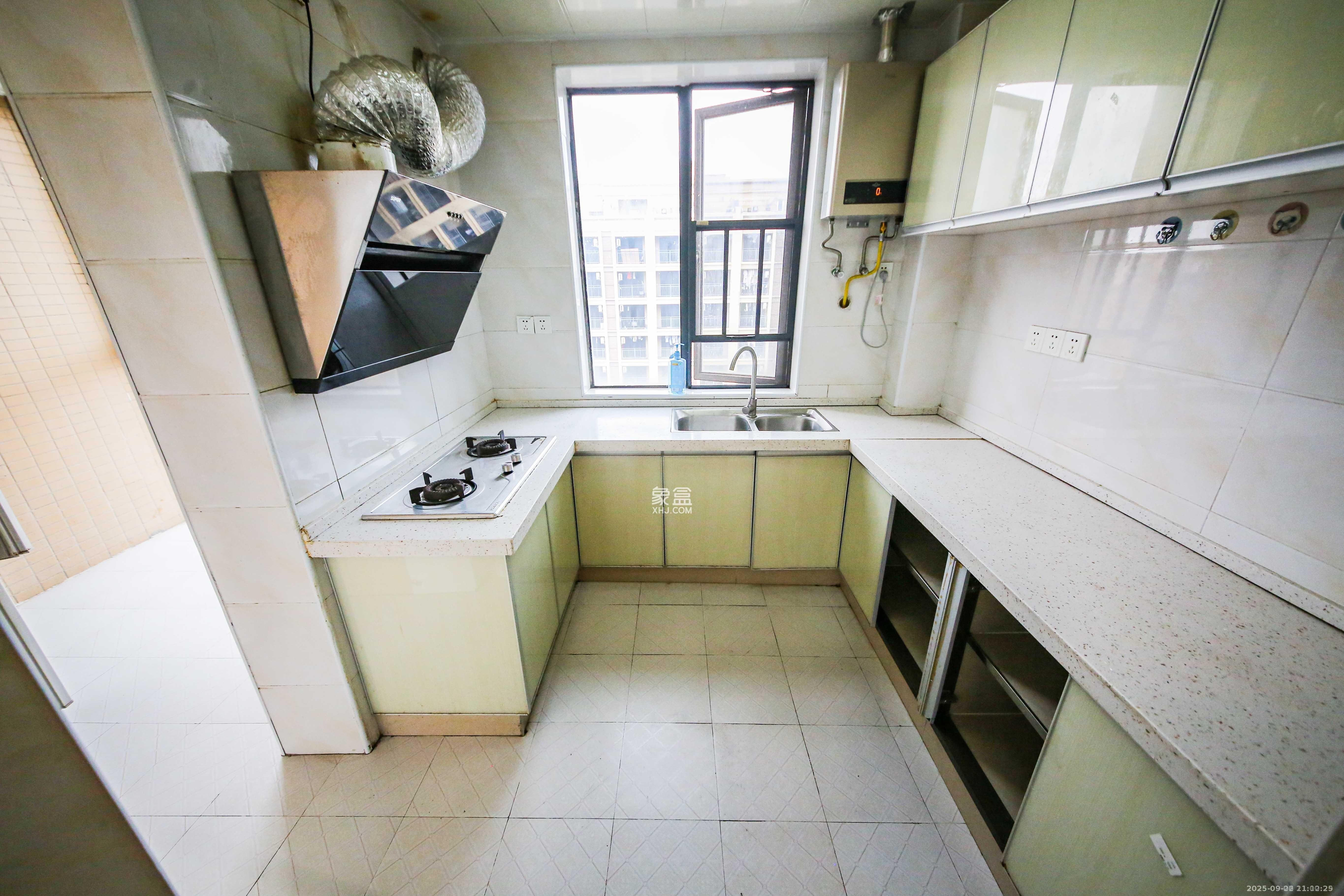 嘉福长安郡(融信澜悦、嘉福好美家园) 3室2厅1卫 2100.0元/月 嘉福长安郡(融信澜悦、嘉福好美家园) 3室2厅1卫 2100.0元/月室内图