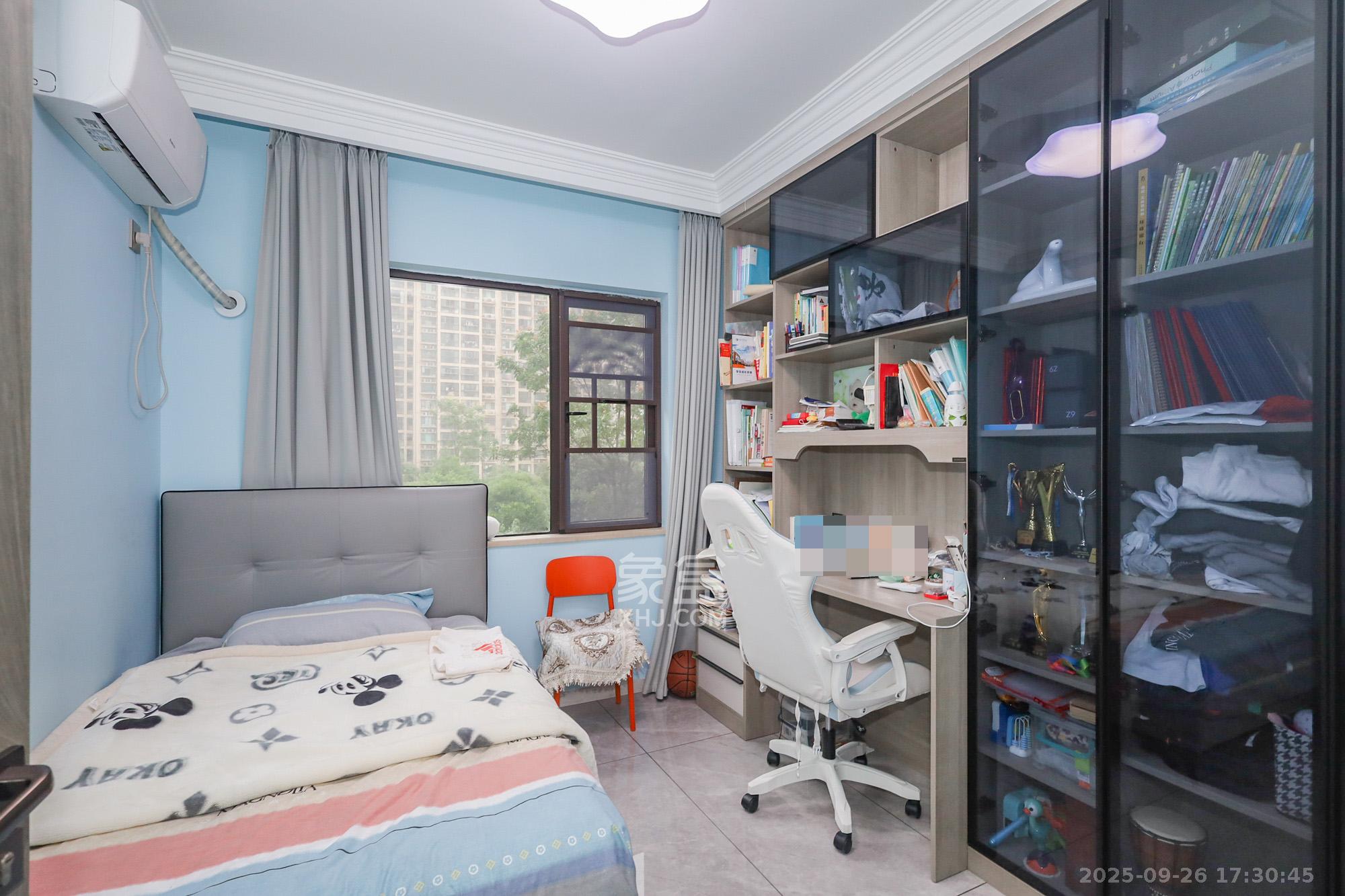 钰龙天下二期(钰龙佳园) 3室2厅2卫 260.0万 钰龙天下二期(钰龙佳园) 3室2厅2卫 260.0万卧室