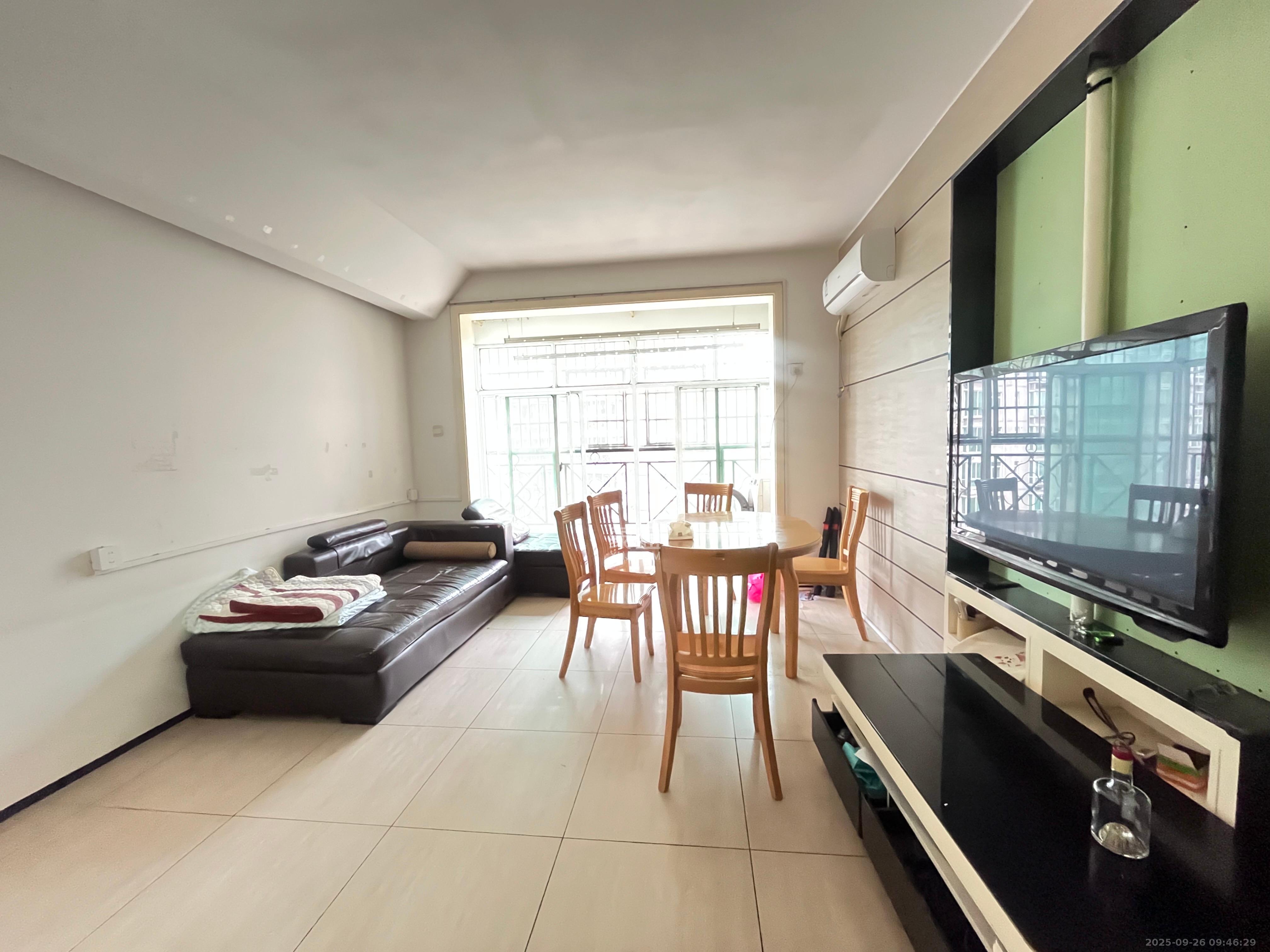 格林星城 4室2厅2卫 2500.0元/月 格林星城 4室2厅2卫 2500.0元/月室内图