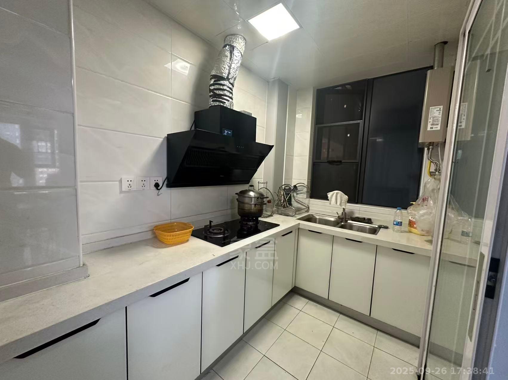 春藤小镇 3室2厅1卫 1800.0元/月 春藤小镇 3室2厅1卫 1800.0元/月室内图