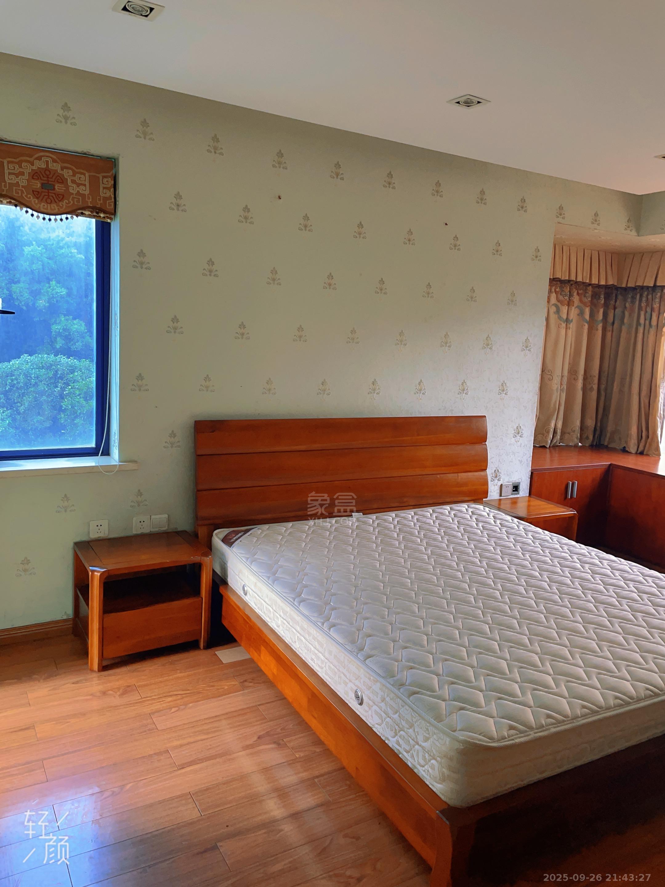 山水国际  4室2厅1卫    2500.0元/月室内图