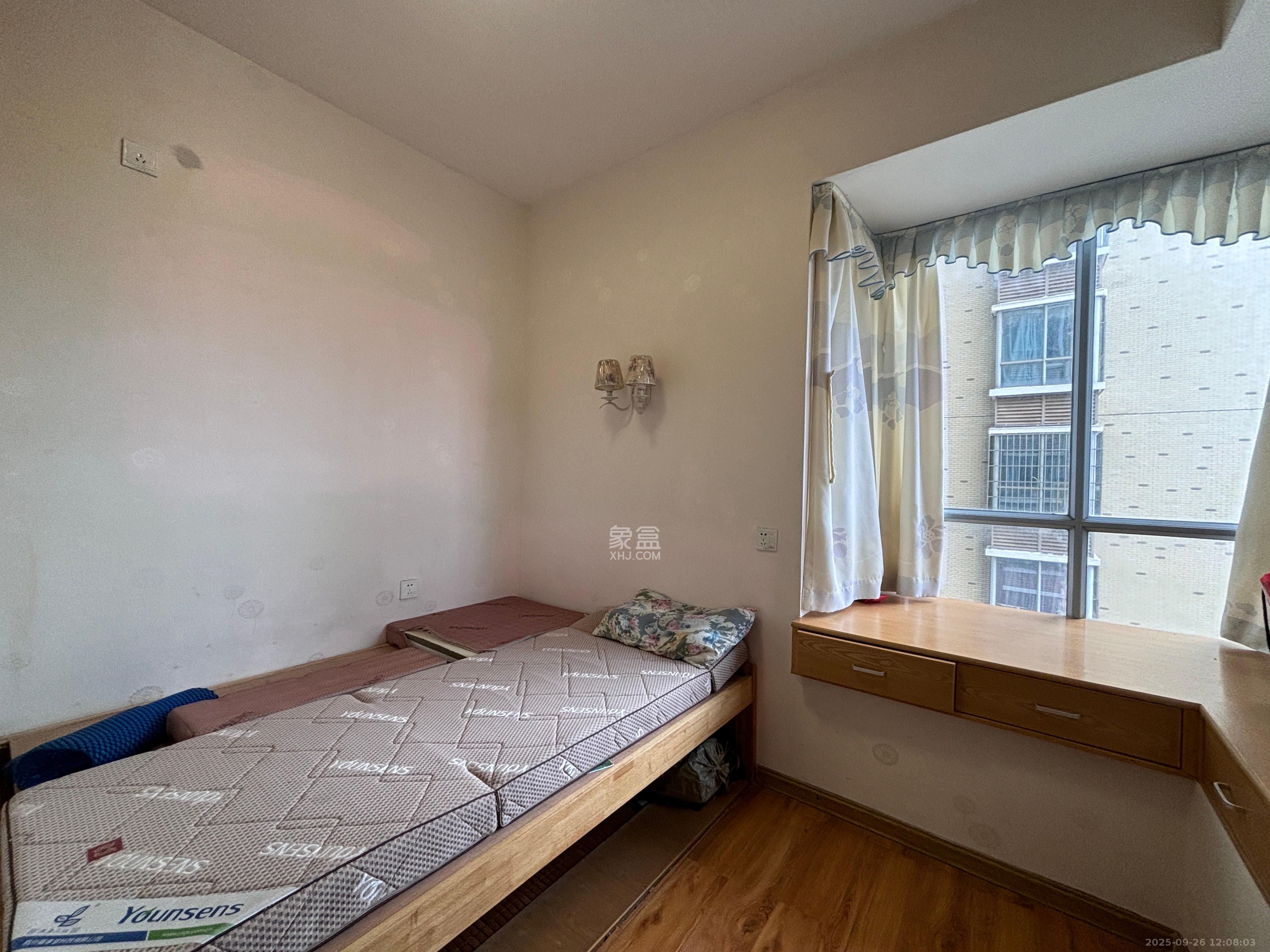 天天向上 3室2厅1卫 2300.0元/月 天天向上 3室2厅1卫 2300.0元/月室内图