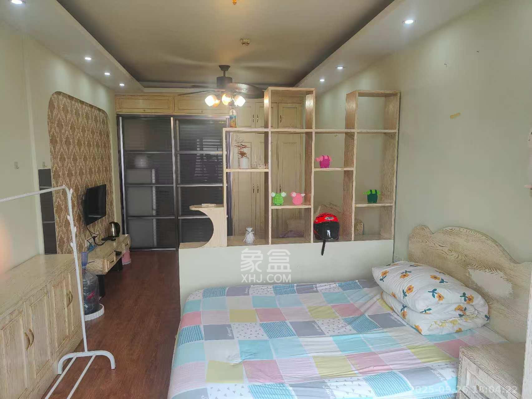 万科魅力之城  1室1厅1卫    1350.0元/月
