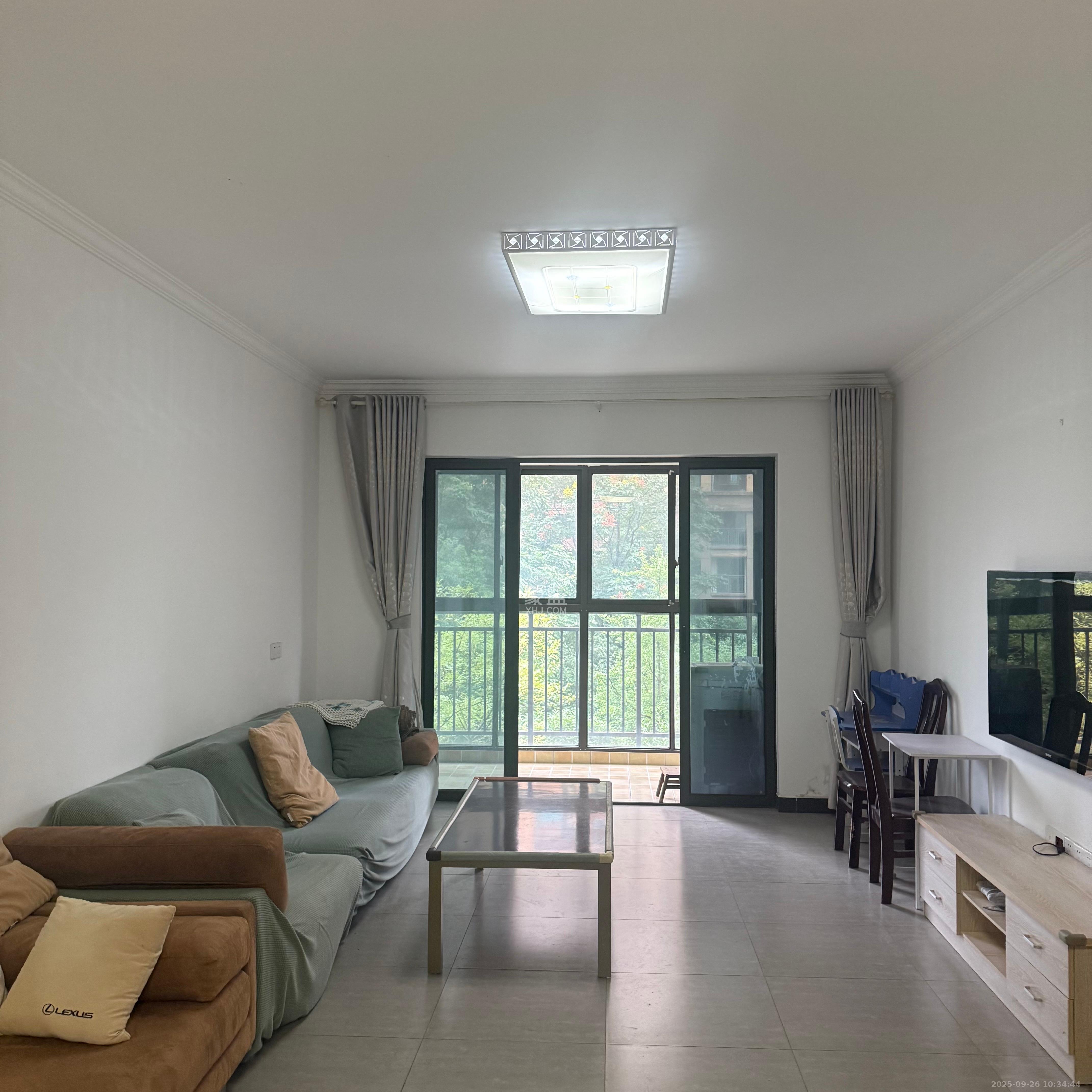 德润小区(丰升德润小区) 3室2厅2卫 2300.0元/月 德润小区(丰升德润小区) 3室2厅2卫 2300.0元/月室内图