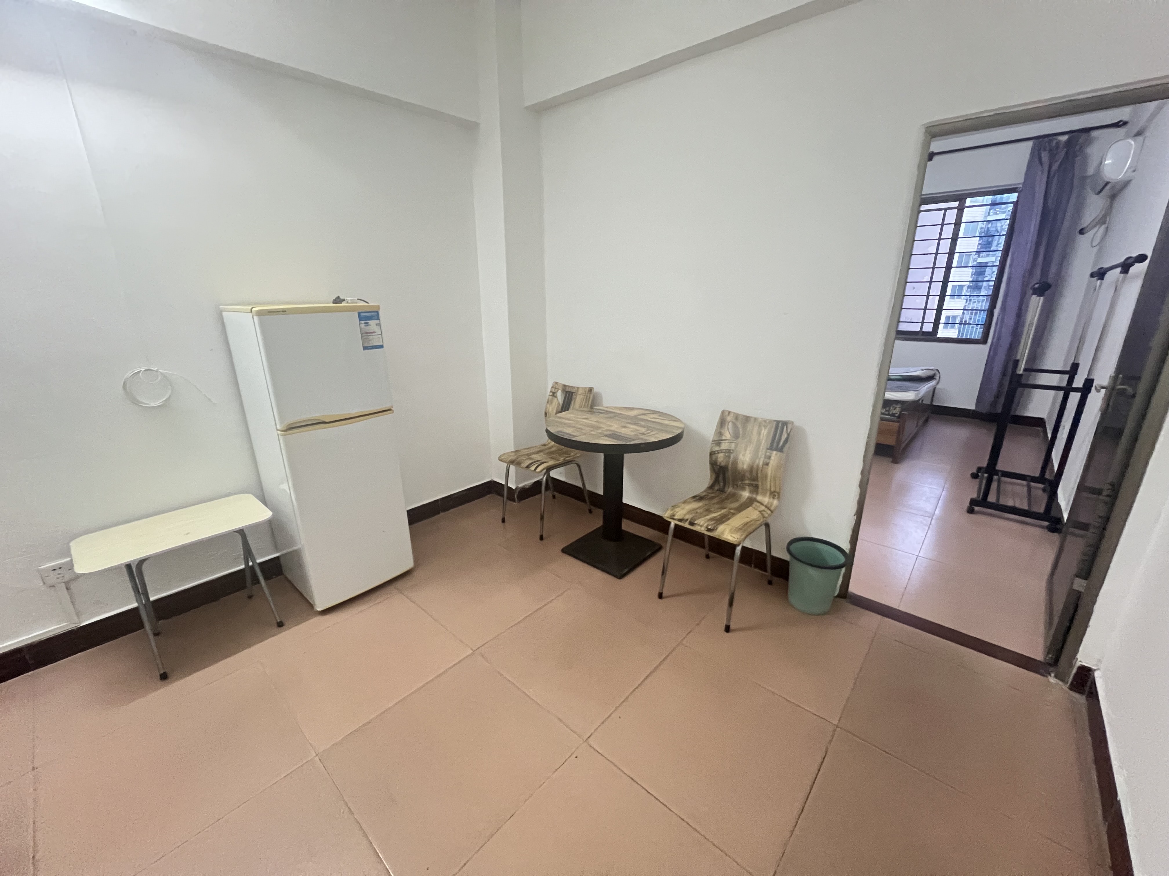 华昌大厦 1室1厅1卫 1500.0元/月 华昌大厦 1室1厅1卫 1500.0元/月室内图