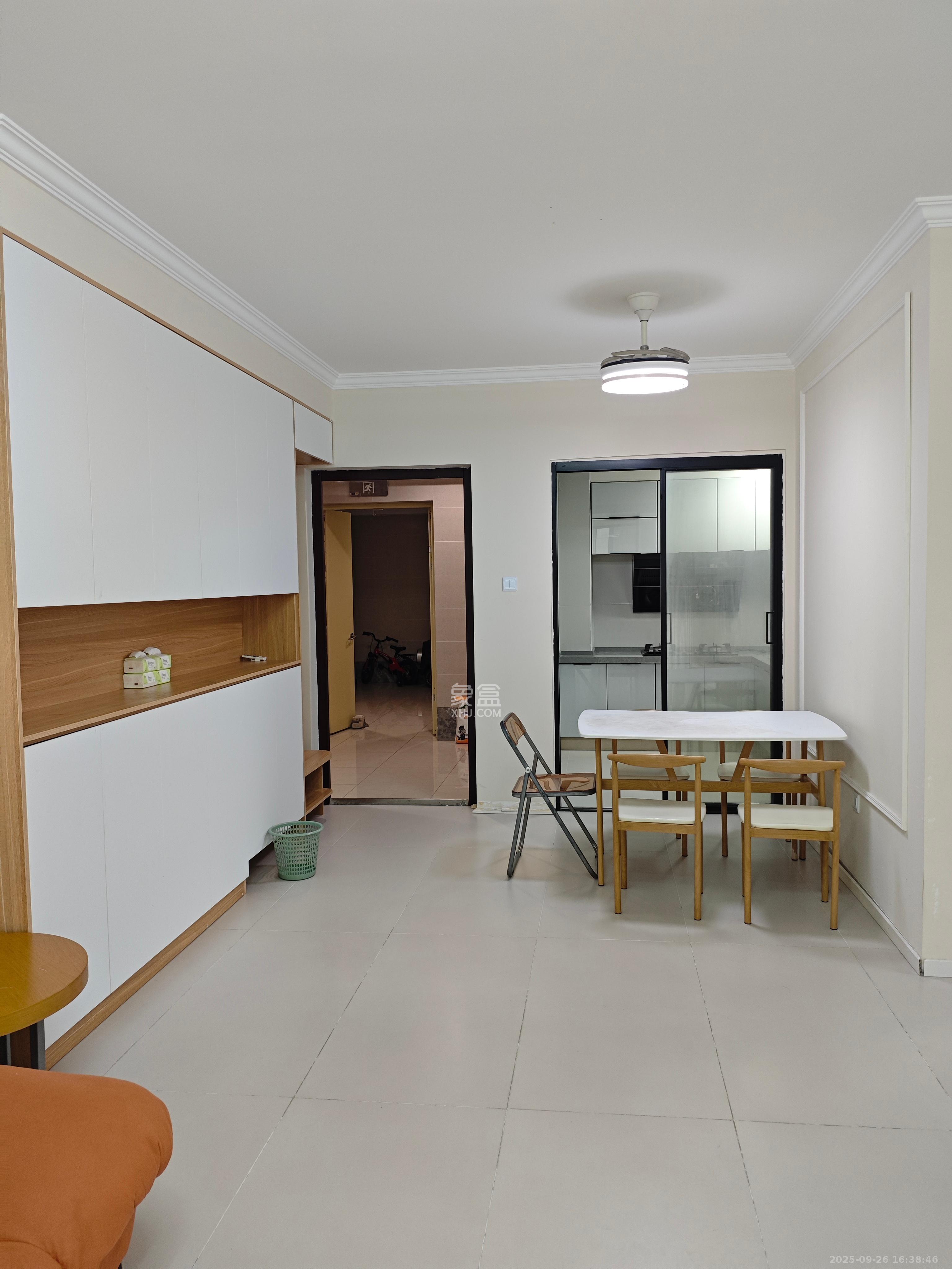 金科景朝集美星宸  3室2厅2卫    2600.0元/月室内图