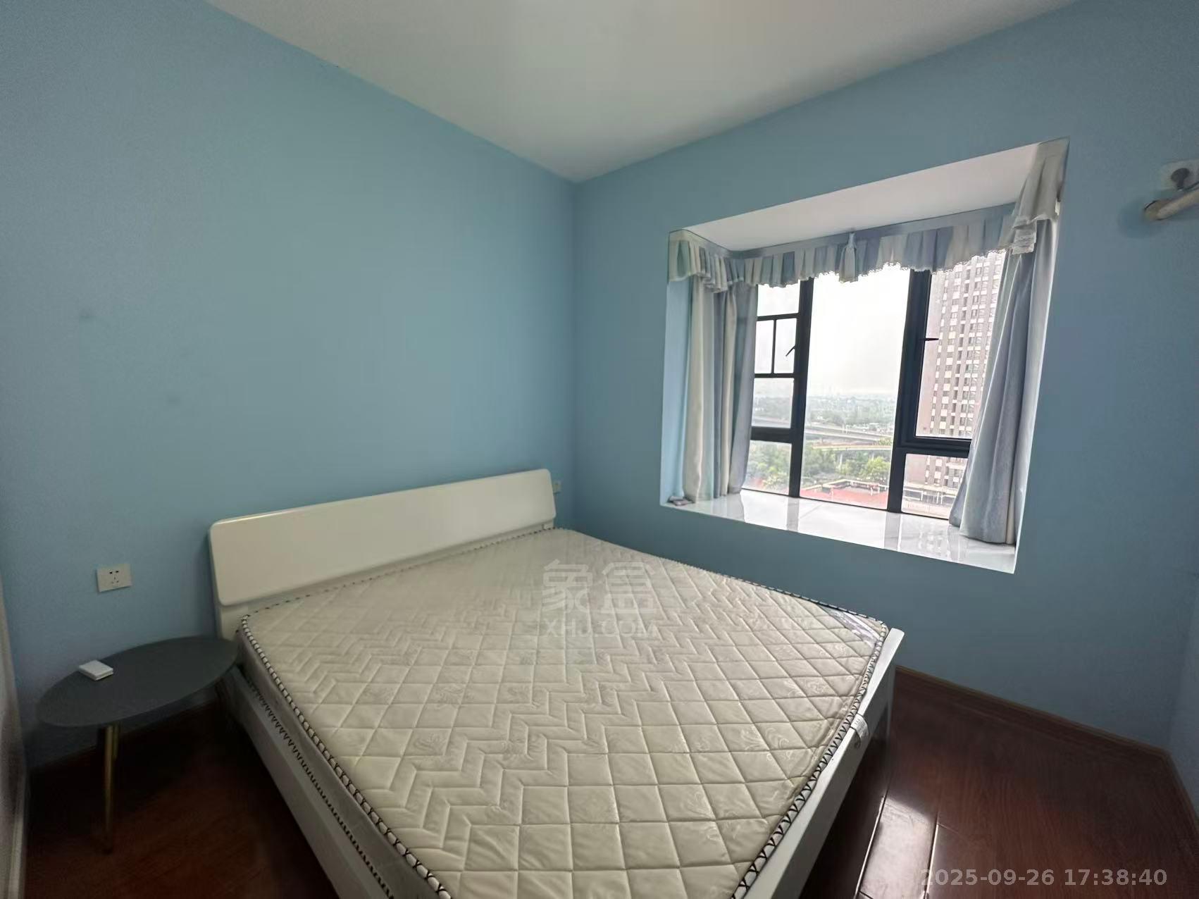 春藤小镇 3室2厅1卫 1800.0元/月 春藤小镇 3室2厅1卫 1800.0元/月室内图