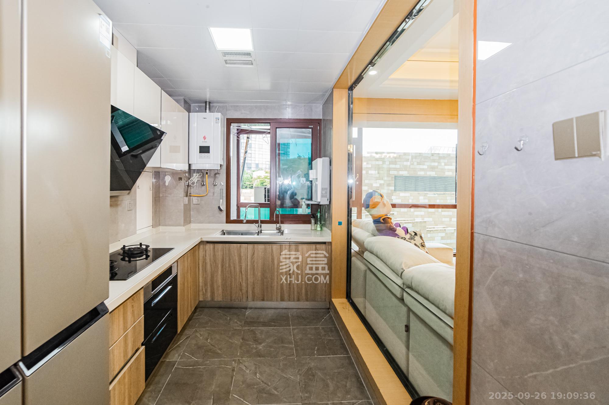 北辰定江洋  2室2厅2卫   235.00万厨房