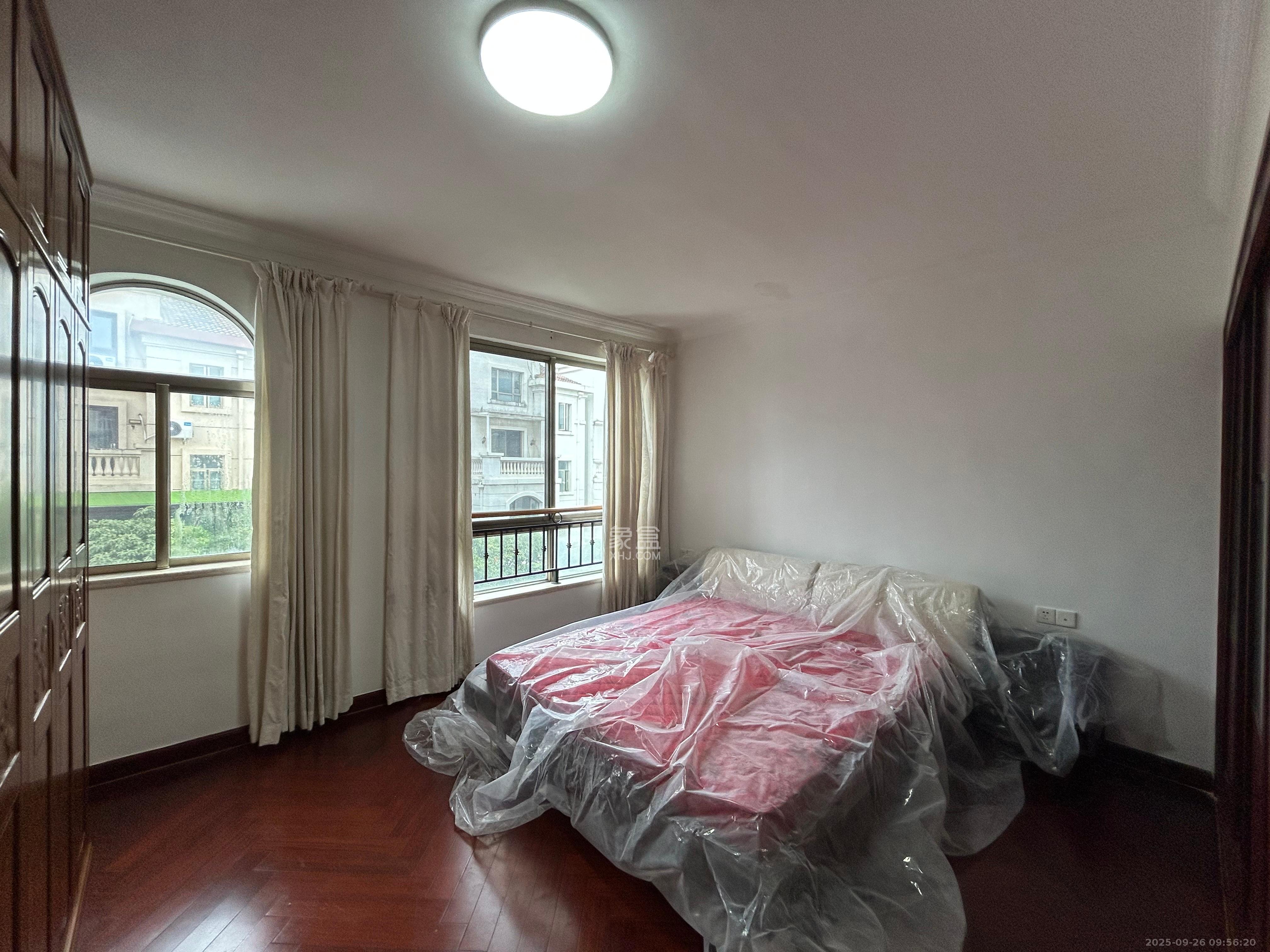 碧桂园威尼斯城 5室2厅3卫 5400.0元/月 碧桂园威尼斯城 5室2厅3卫 5400.0元/月室内图