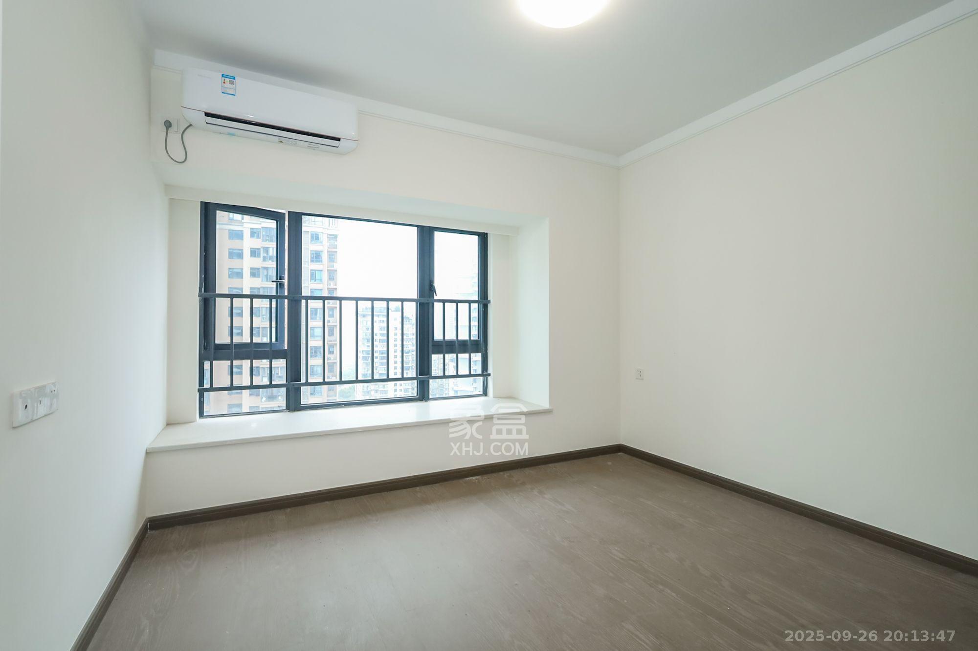 滨江府1913 4室2厅2卫 4500.0元/月 滨江府1913 4室2厅2卫 4500.0元/月室内图