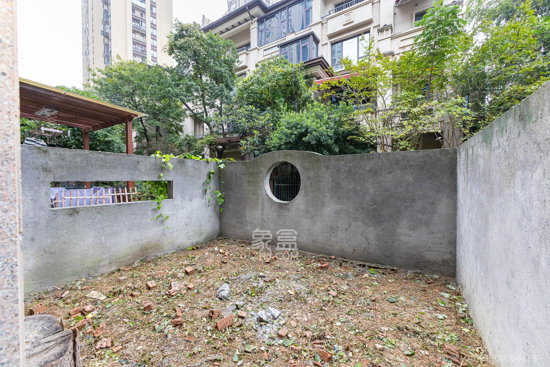 龙湖湘风原著(龙湖湘风星城) 5室3厅3卫 260.0万 龙湖湘风原著(龙湖湘风星城) 5室3厅3卫 260.0万其他