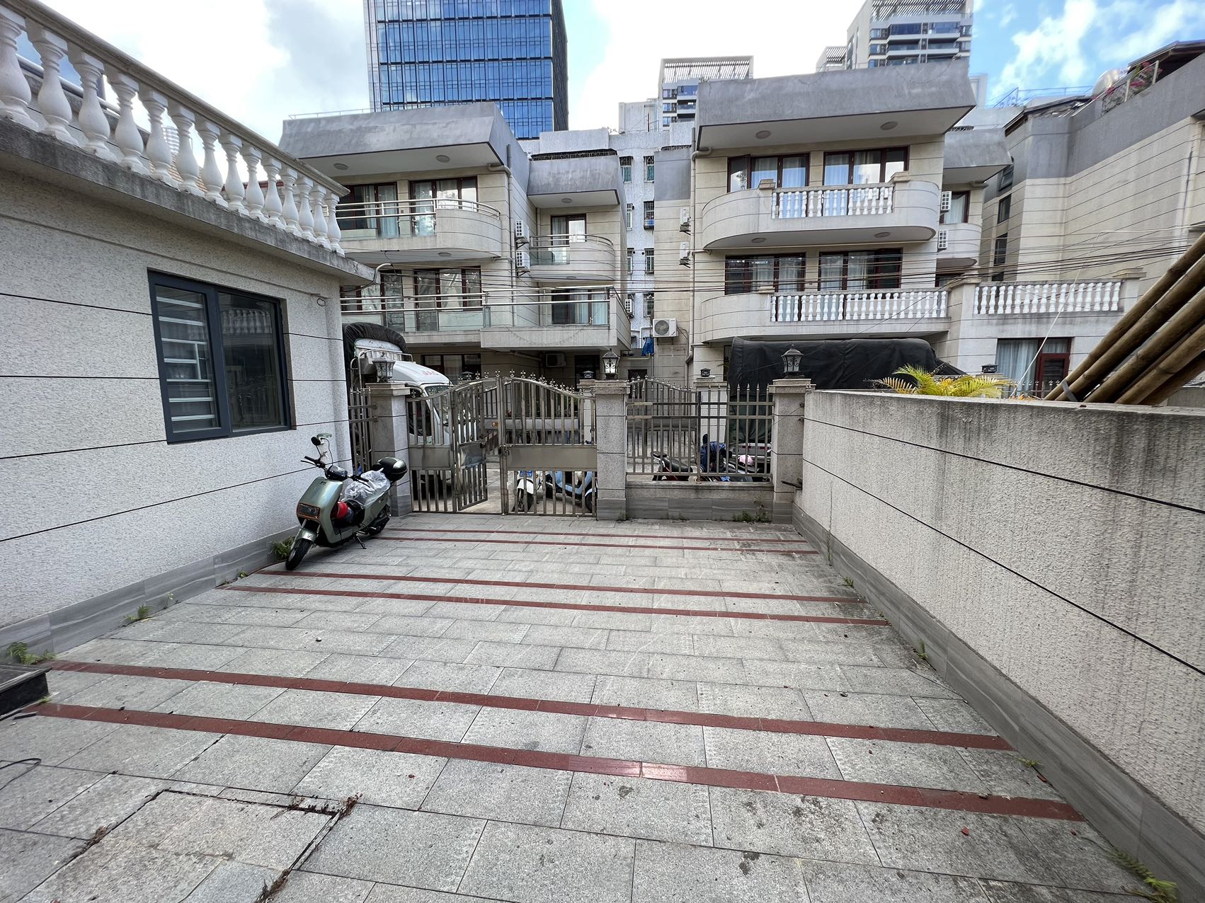 滨景花园 5室2厅5卫 8000.0元/月 滨景花园 5室2厅5卫 8000.0元/月室内图