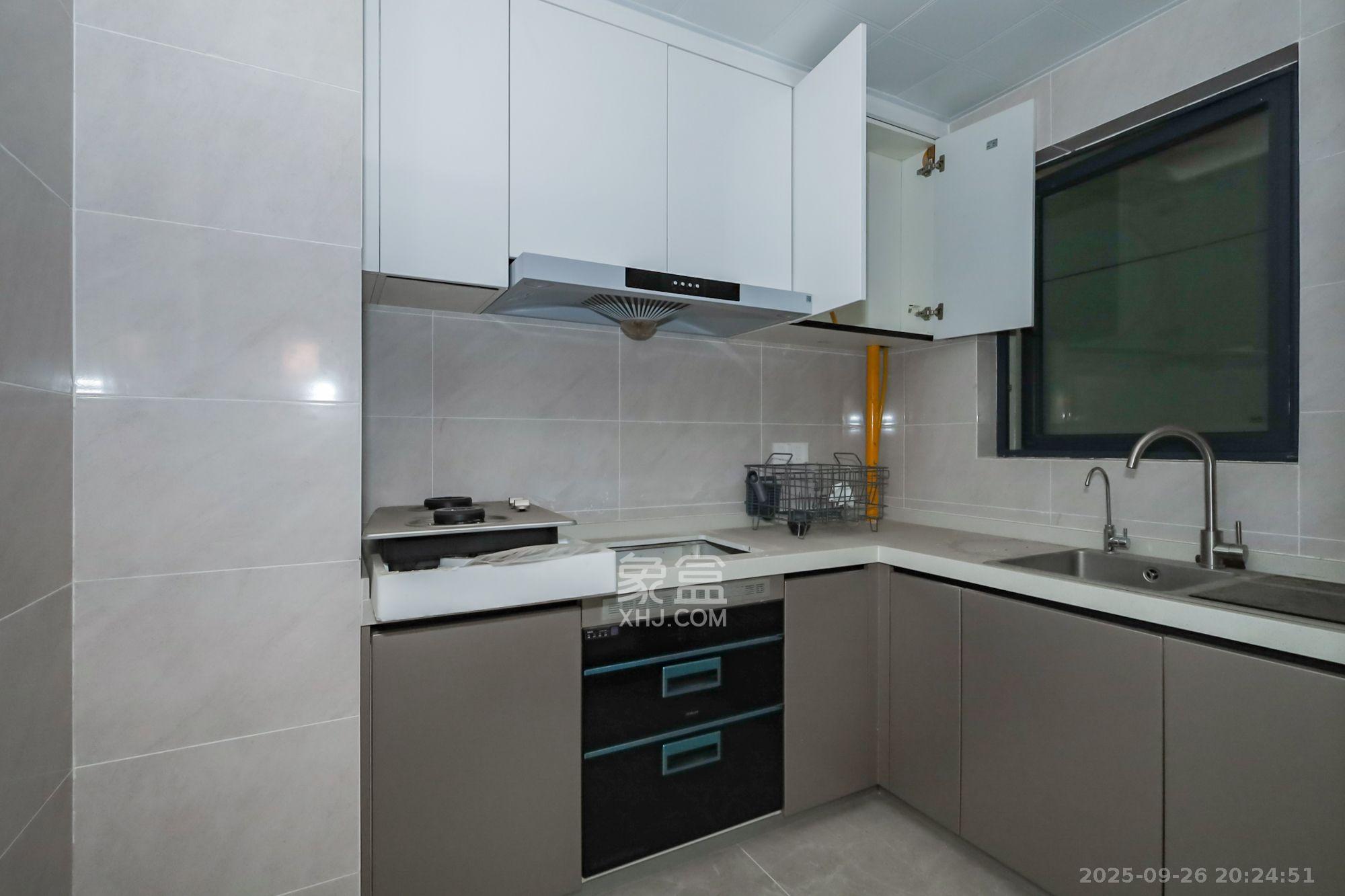 滨江府1913 4室2厅2卫 4000.0元/月 滨江府1913 4室2厅2卫 4000.0元/月室内图