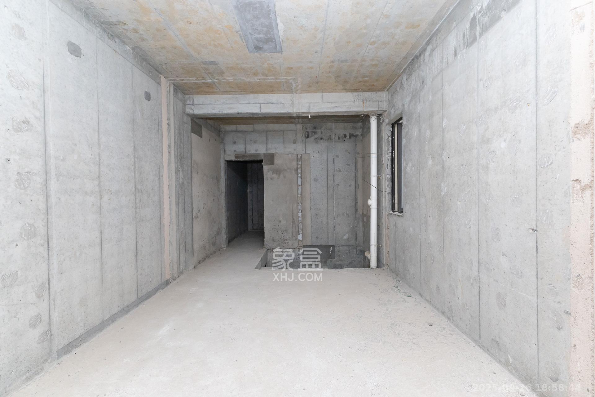 润和湘江天地C区 4室2厅2卫 135.0万 润和湘江天地C区 4室2厅2卫 135.0万卧室