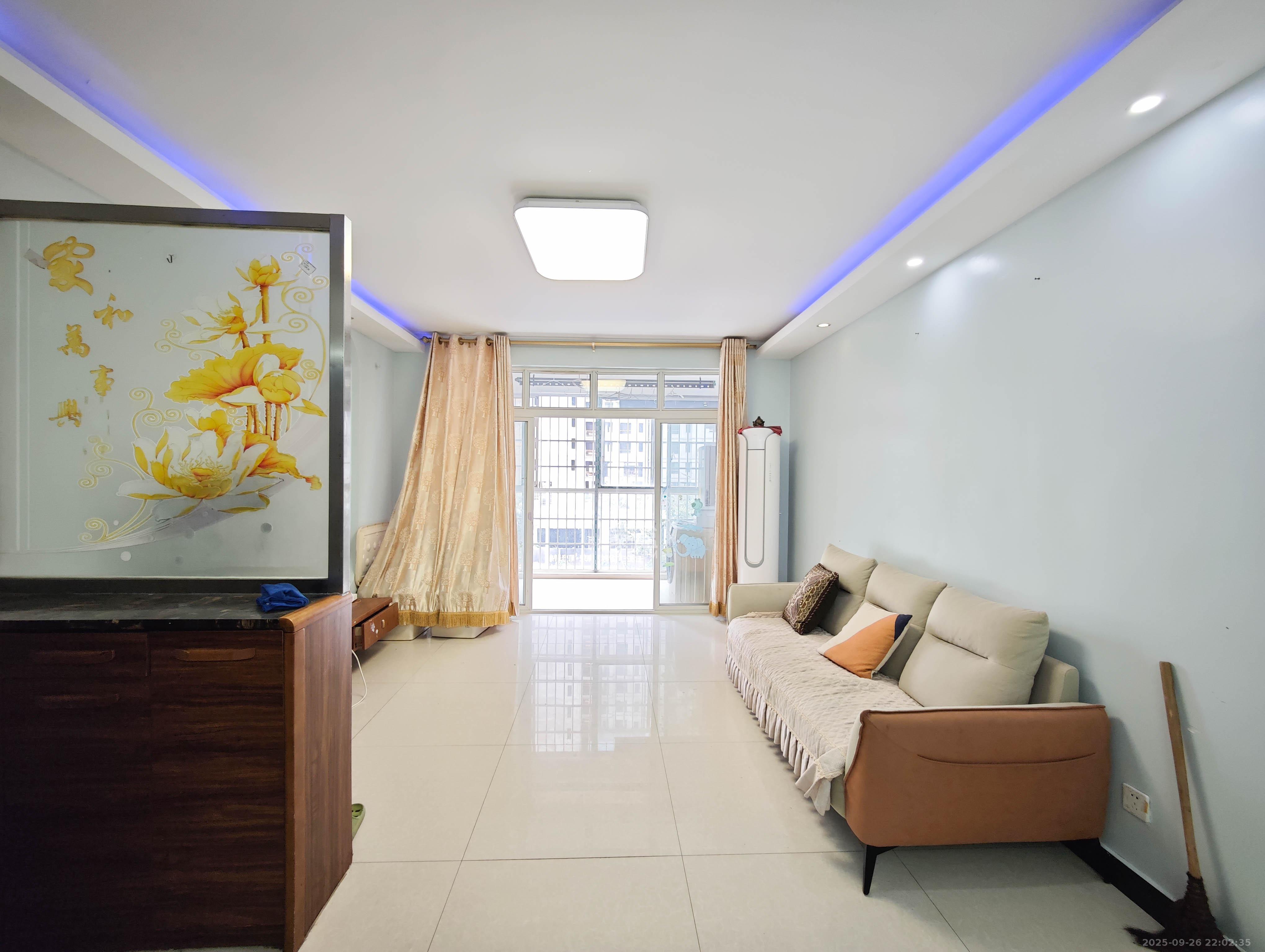 泰禹家园（彩云之翼家园一期、二期、三期）  3室2厅2卫    90.0万客厅