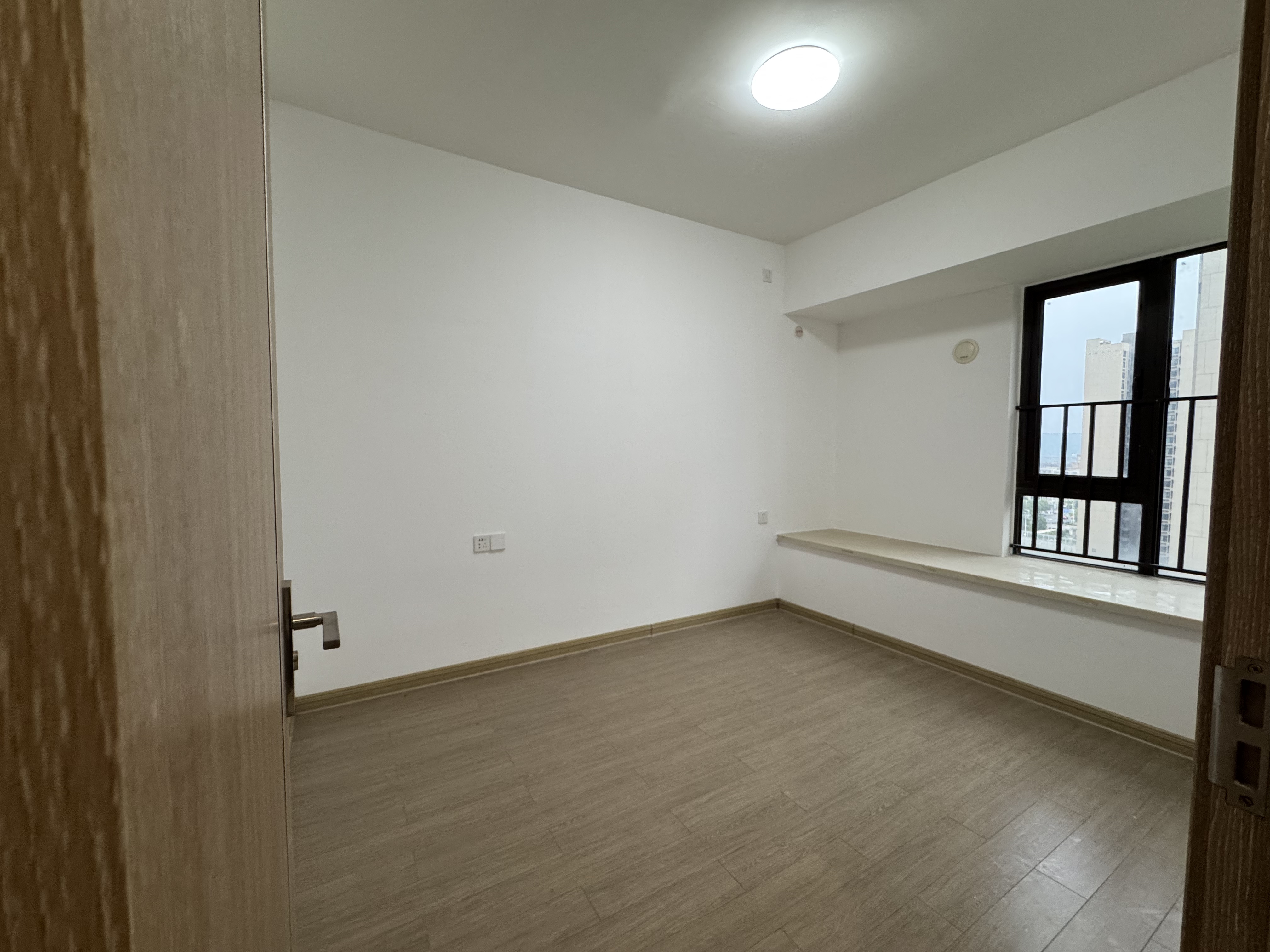 蓝溪谷 5室2厅2卫 80.0万 蓝溪谷 5室2厅2卫 80.0万室内图