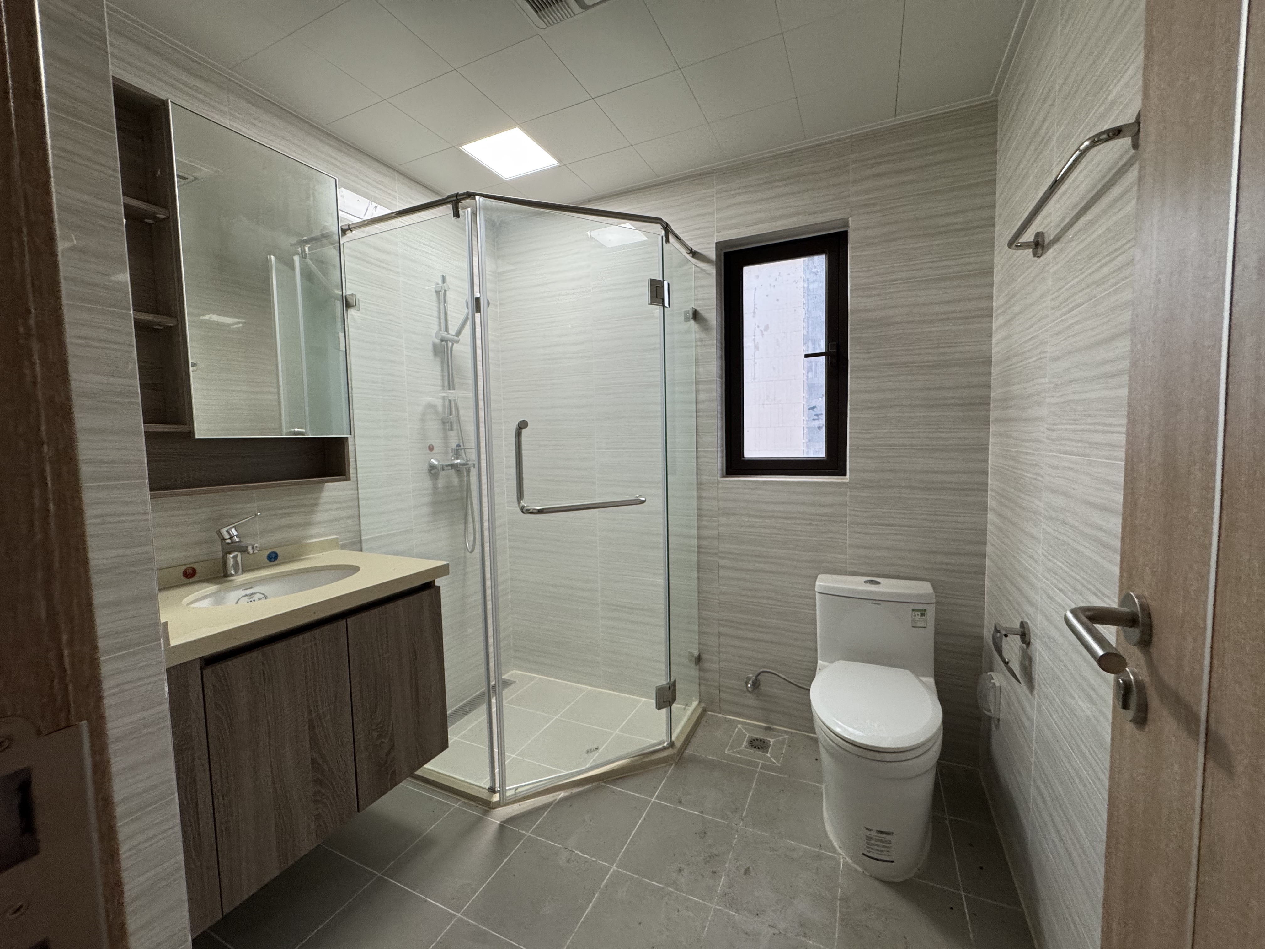 蓝溪谷  5室2厅2卫    80.0万室内图