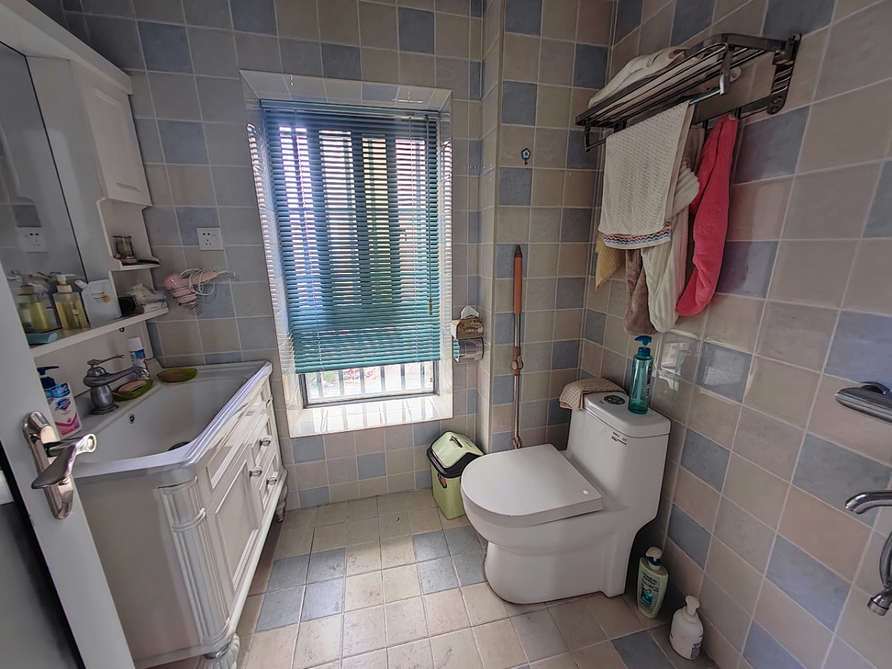 大江观邸-富基花园 4室2厅1卫 80.0万 大江观邸-富基花园 4室2厅1卫 80.0万室内图