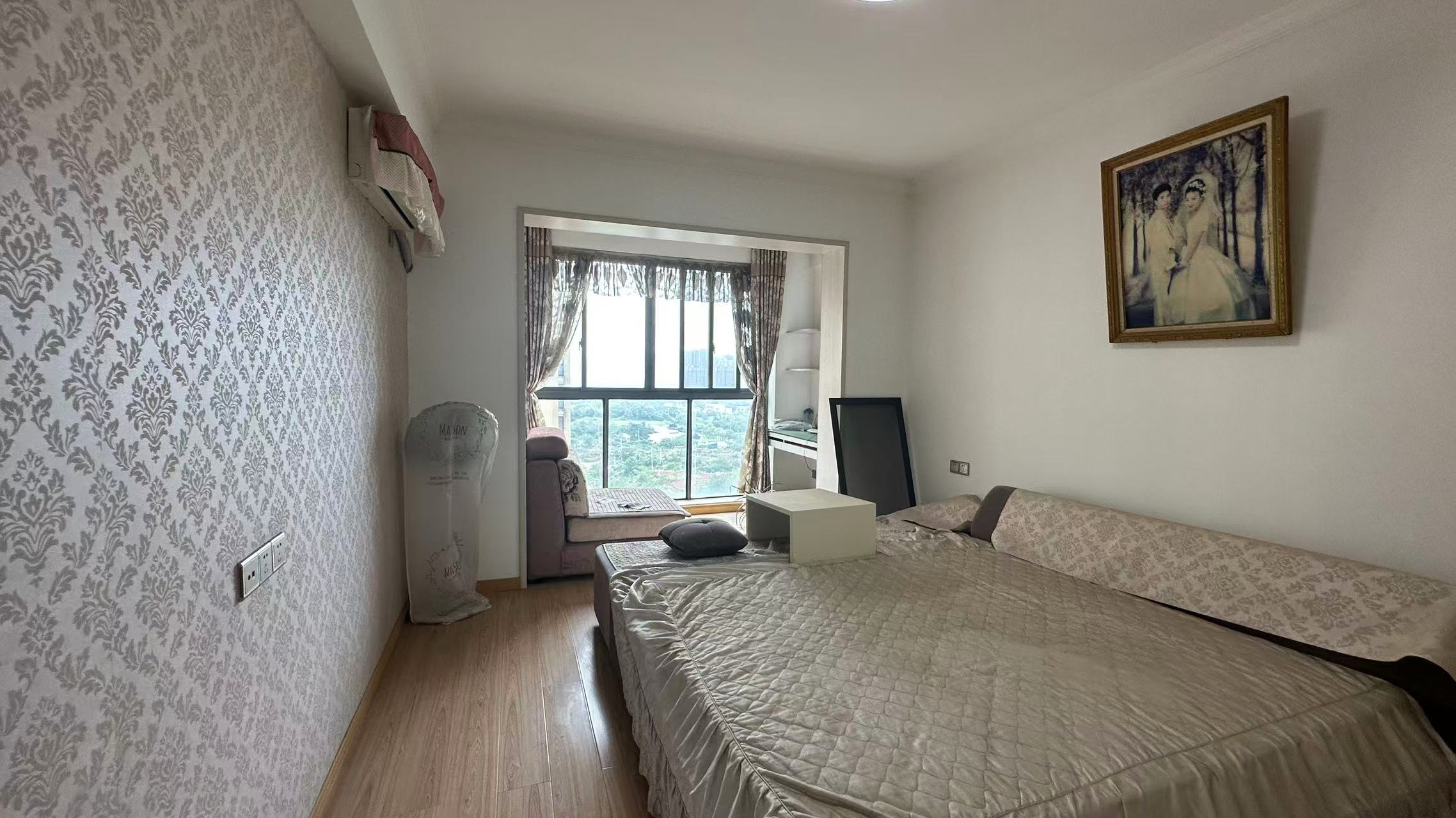 泰山公馆  3室2厅2卫    70.0万室内图