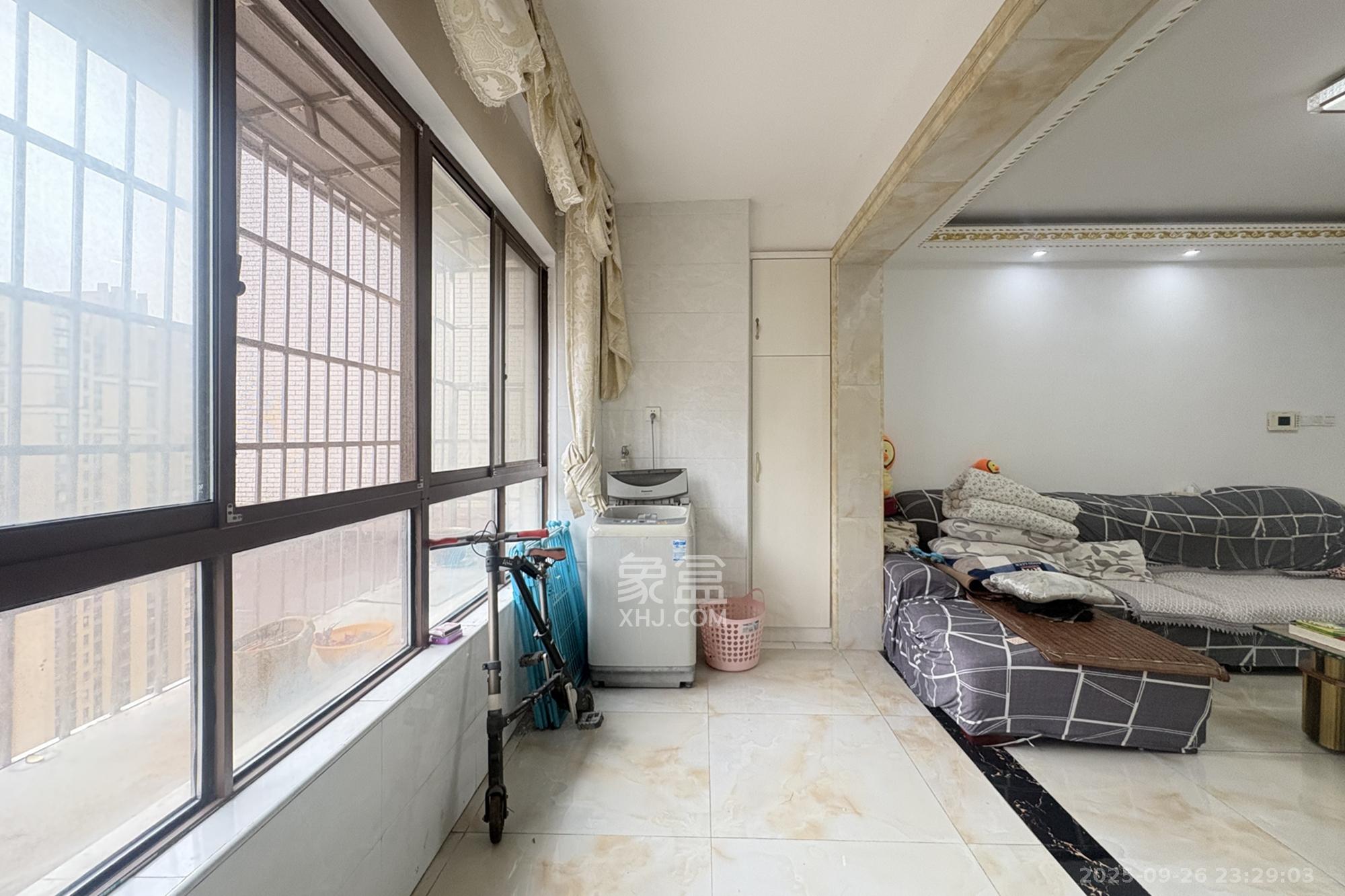 湖湾世景  4室2厅2卫    83.8万 湖湾世景  4室2厅2卫    83.8万阳台