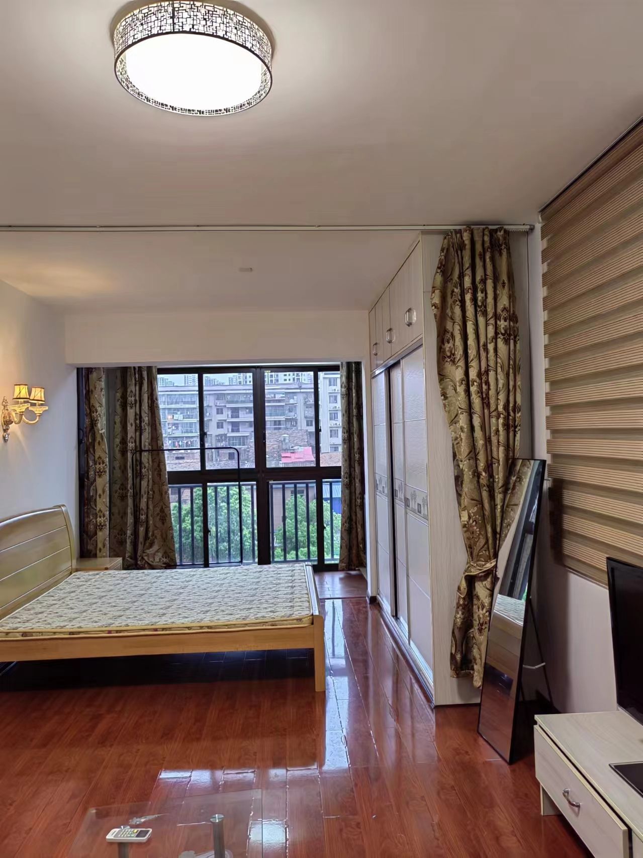 英伦首府金域豪廷 1室1厅1卫 1300.0元/月 英伦首府金域豪廷 1室1厅1卫 1300.0元/月室内图